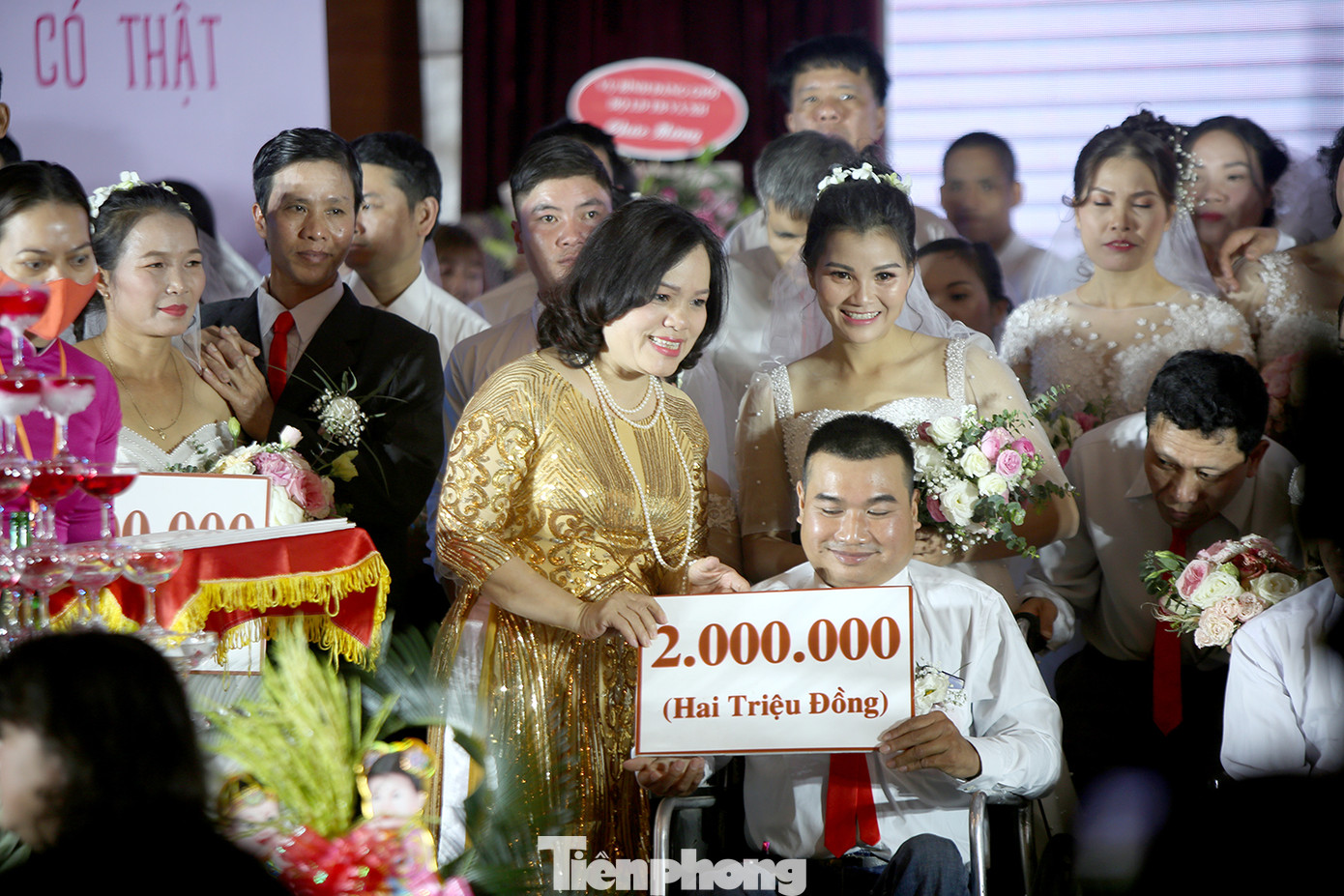 Xúc động lễ cưới tập thể 'Giấc mơ có thật' ảnh 4