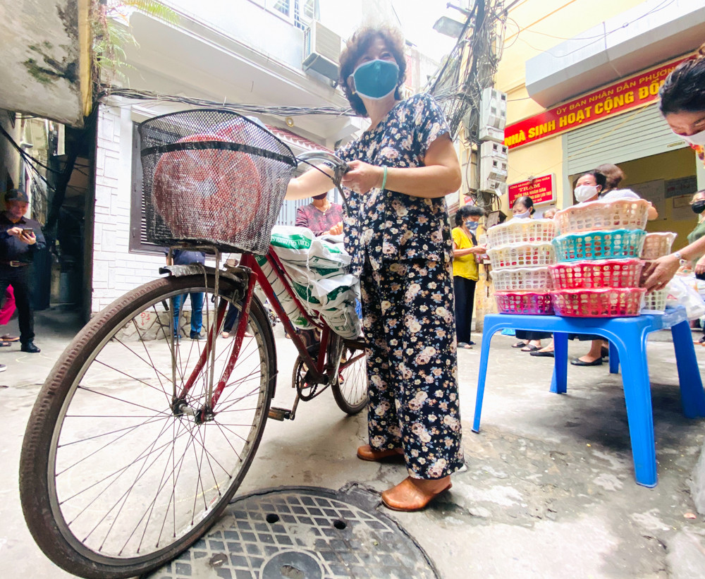 Những tấm lòng thiện nguyện sưởi ấm tình người mùa dịch COVID-19 ảnh 11