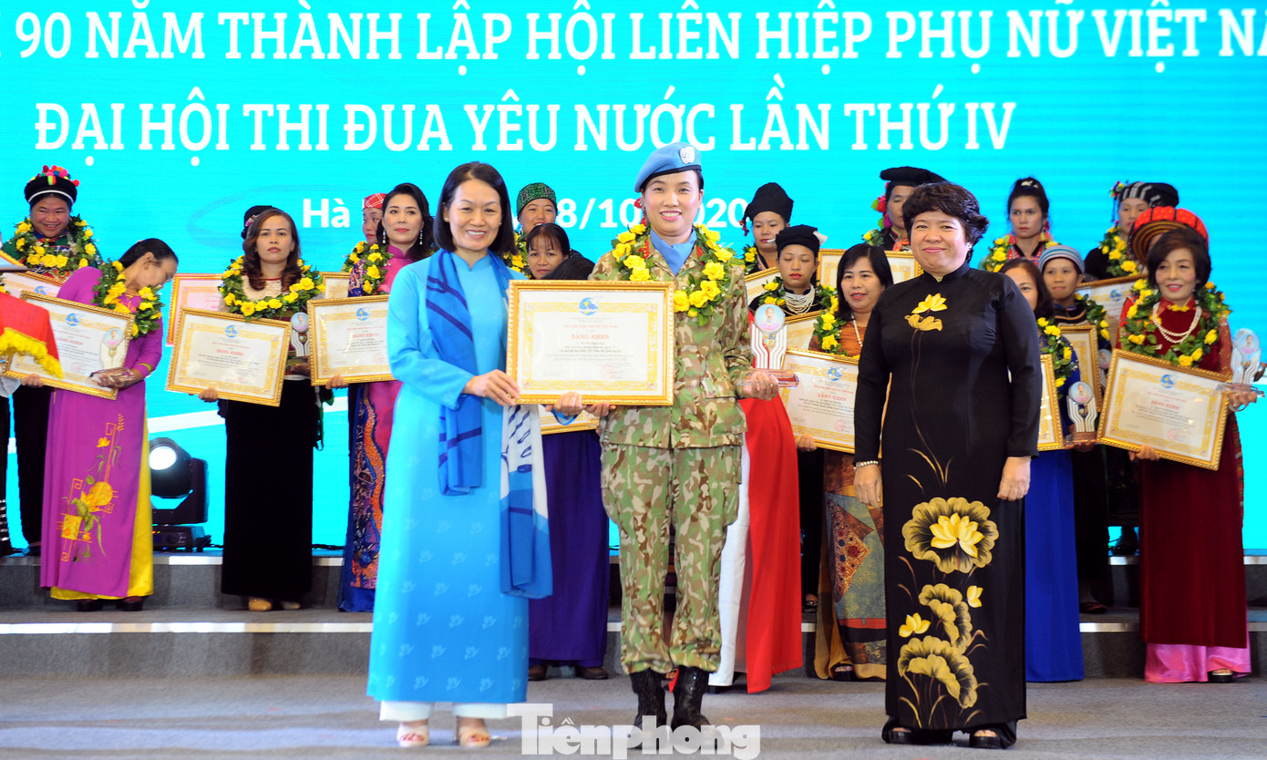 Kỷ niệm 90 năm thành lập Hội LHPN Việt Nam và đại hội thi đua yêu nước ảnh 12