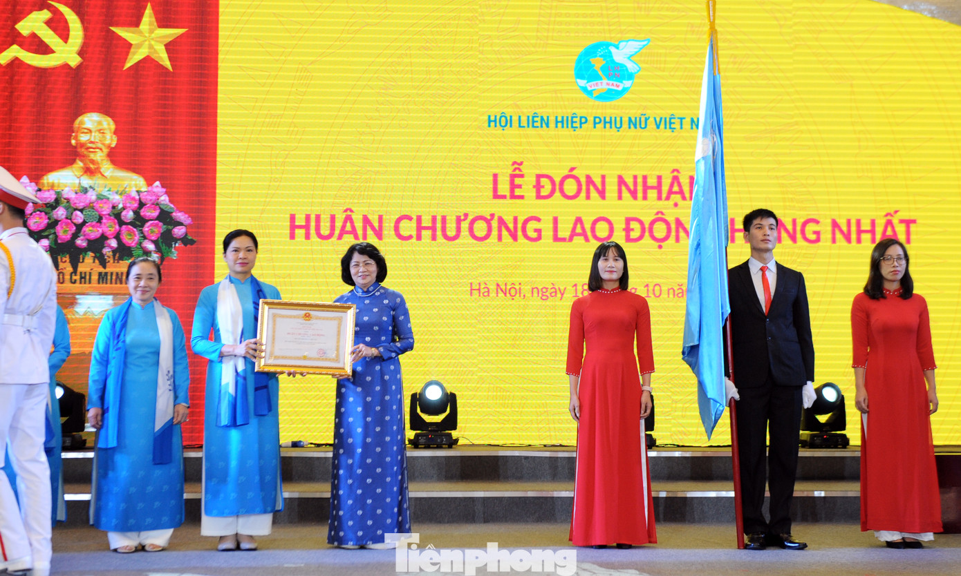 Kỷ niệm 90 năm thành lập Hội LHPN Việt Nam và đại hội thi đua yêu nước ảnh 9