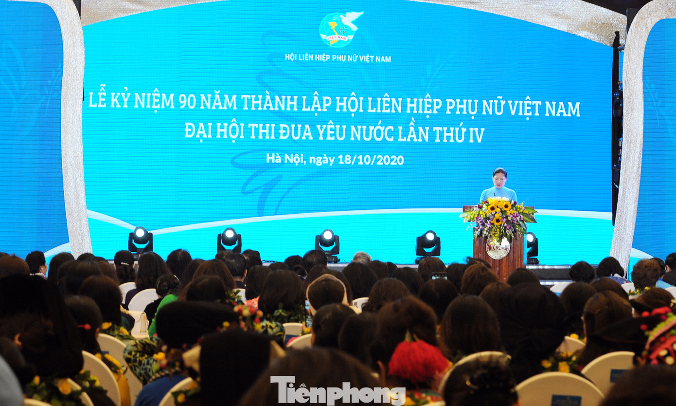 Kỷ niệm 90 năm thành lập Hội LHPN Việt Nam và đại hội thi đua yêu nước ảnh 2