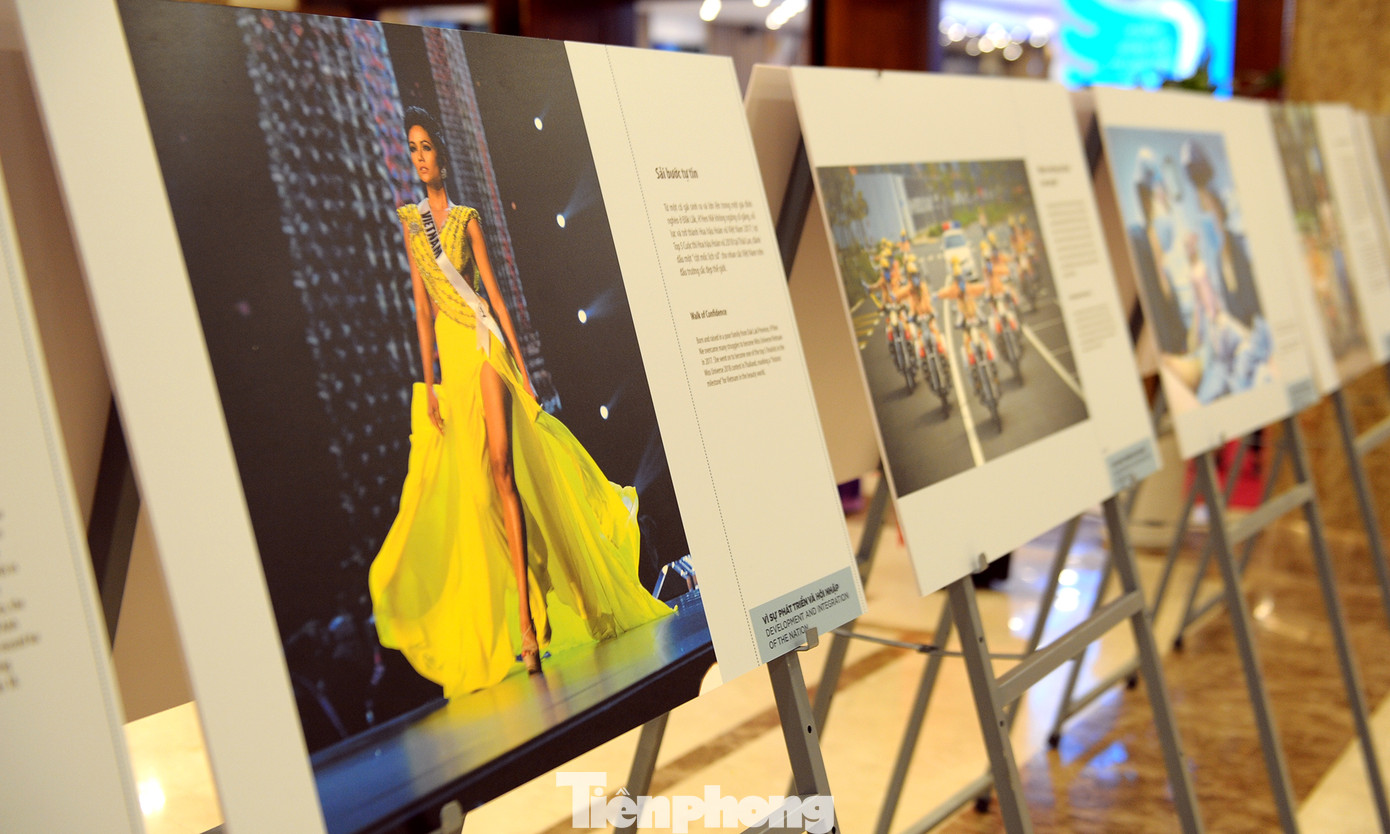 Khoảnh khắc phụ nữ Việt Nam từ 'bông hồng thép' đến 'cô gái vàng' ảnh 11