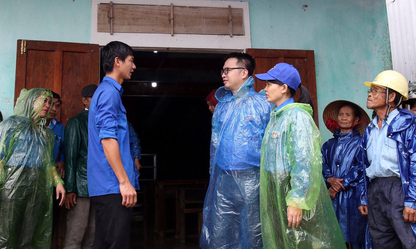 Nhiều phần quà, công trình 'san sẻ yêu thương cùng miền Trung' tặng Quảng Trị ảnh 2