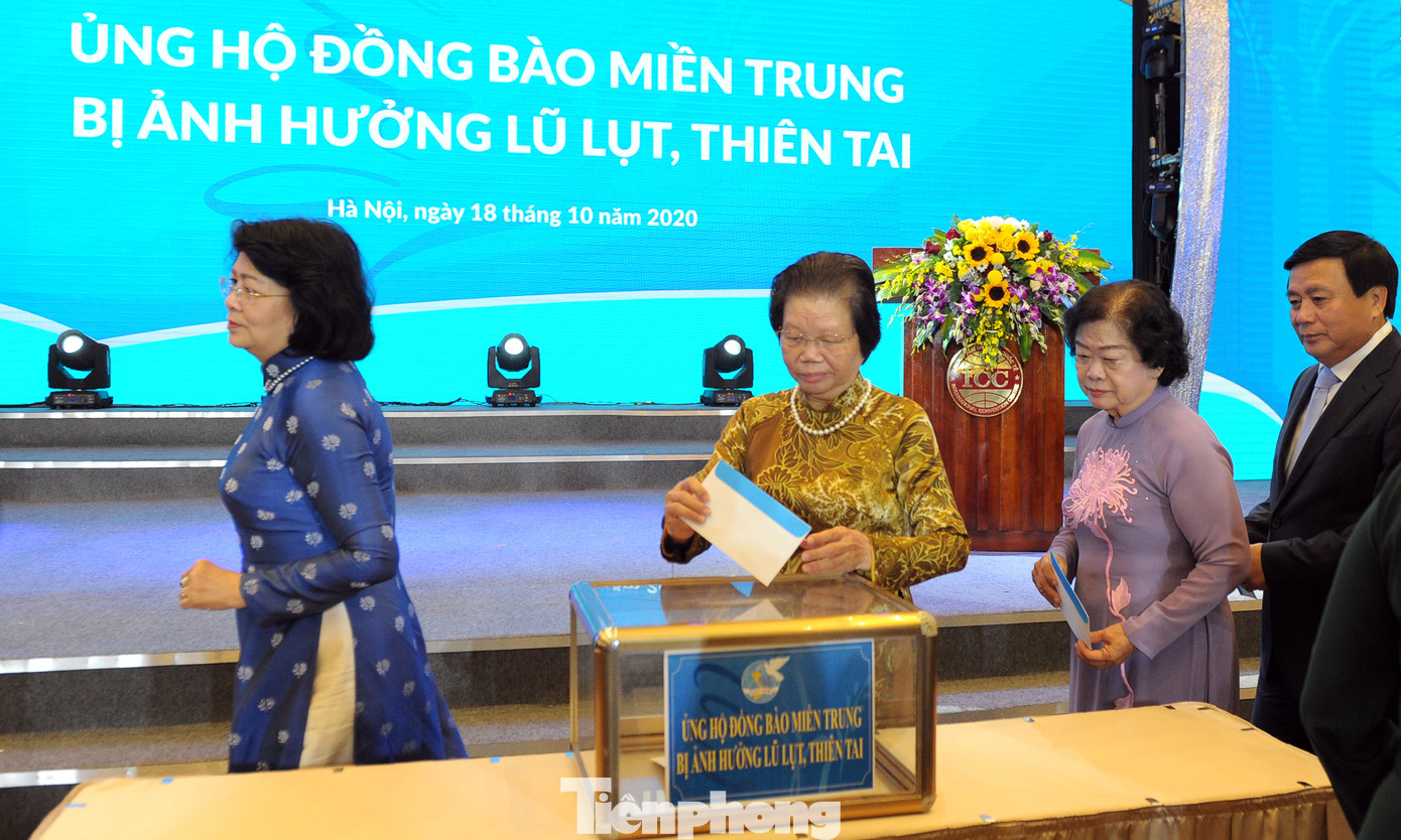 Kỷ niệm 90 năm thành lập Hội LHPN Việt Nam và đại hội thi đua yêu nước ảnh 15