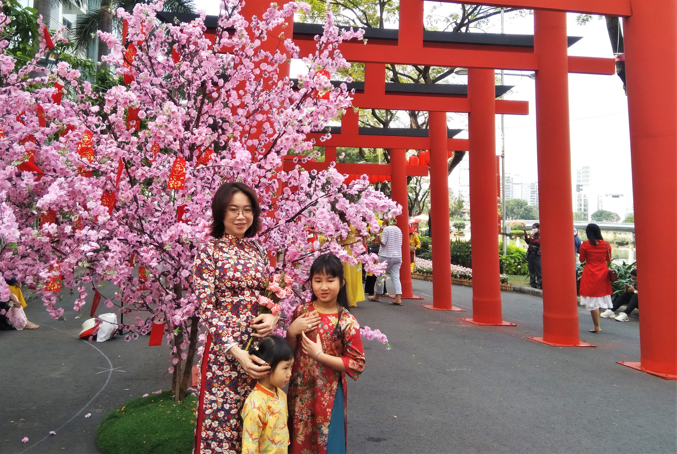 Độc đáo đường xuân đa quốc tịch lần đầu tiên tổ chức ở TPHCM ảnh 2