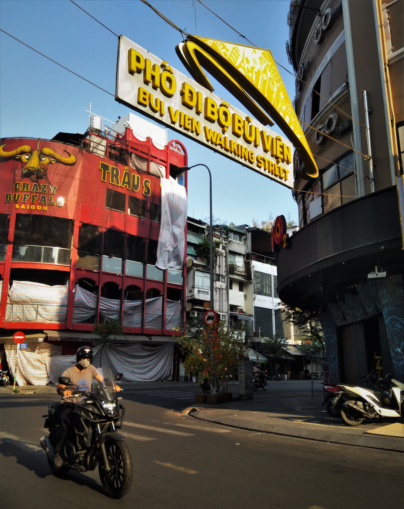 Phố Tây ngày cuối năm 'đóng cửa' phòng chống COVID-19 ảnh 2