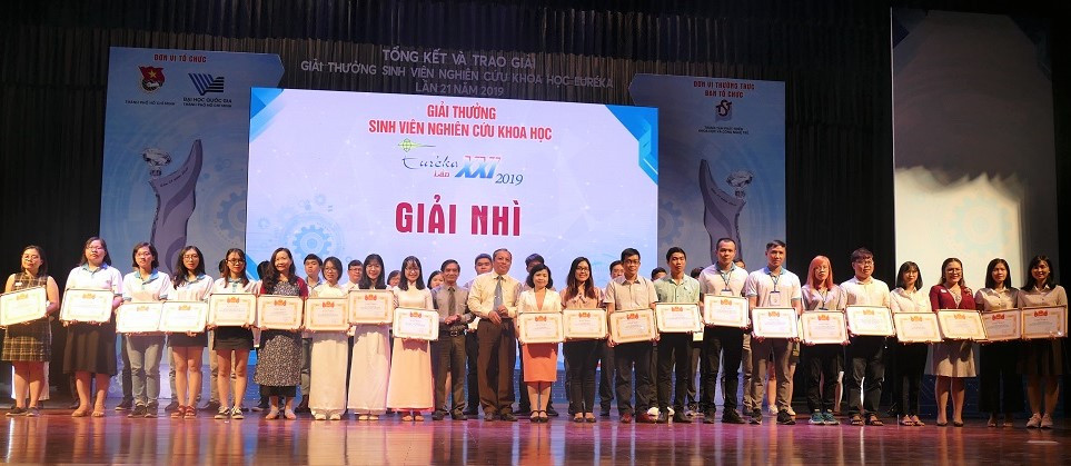 Trao 10 giải nhất chung cuộc Giải thưởng Sinh viên NCKH Euréka 2019 ảnh 3