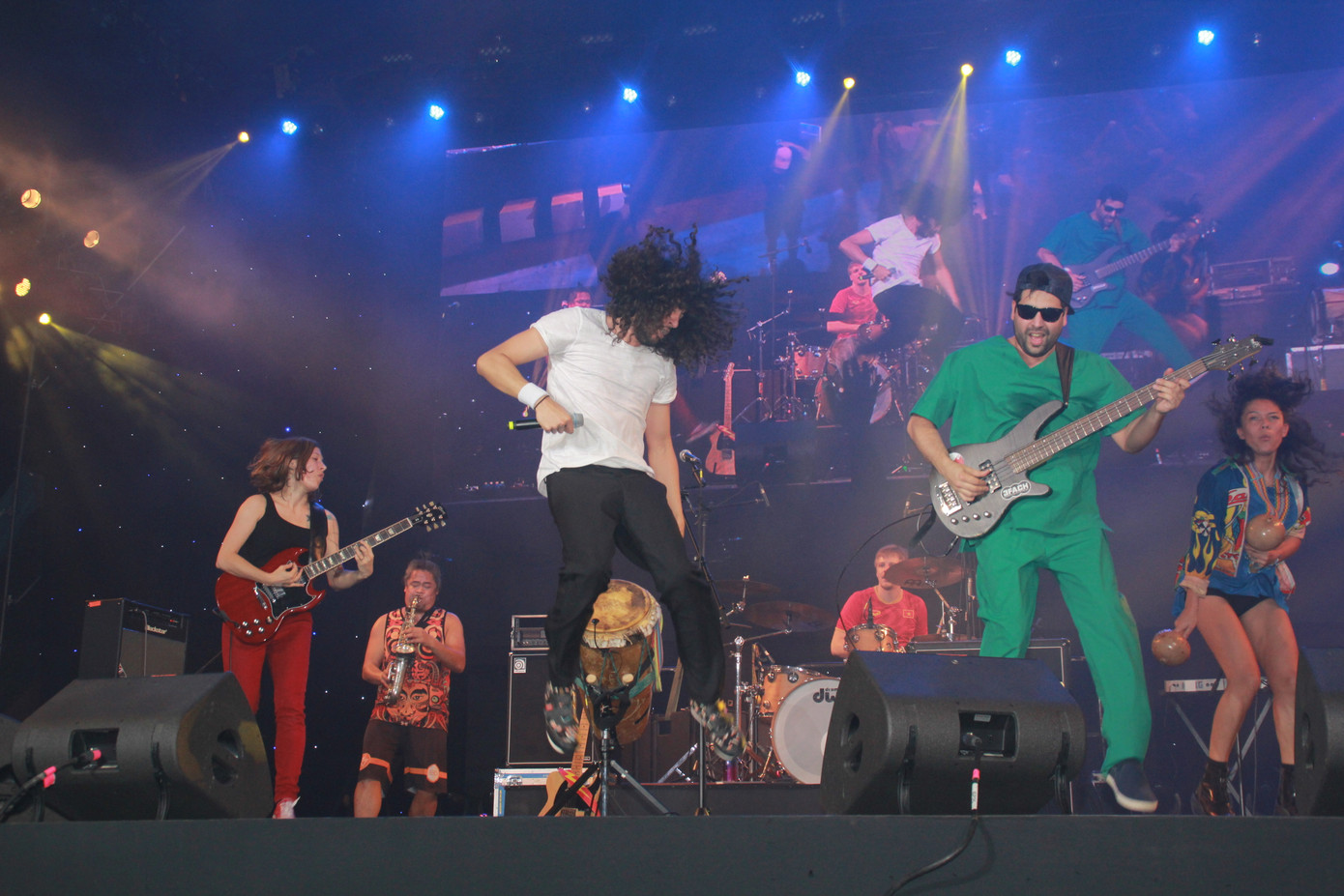 Hà Hồ, Thu Minh và các ban nhạc quốc tế hút nghìn khán giả 'cháy' đến 12 giờ đêm ảnh 12