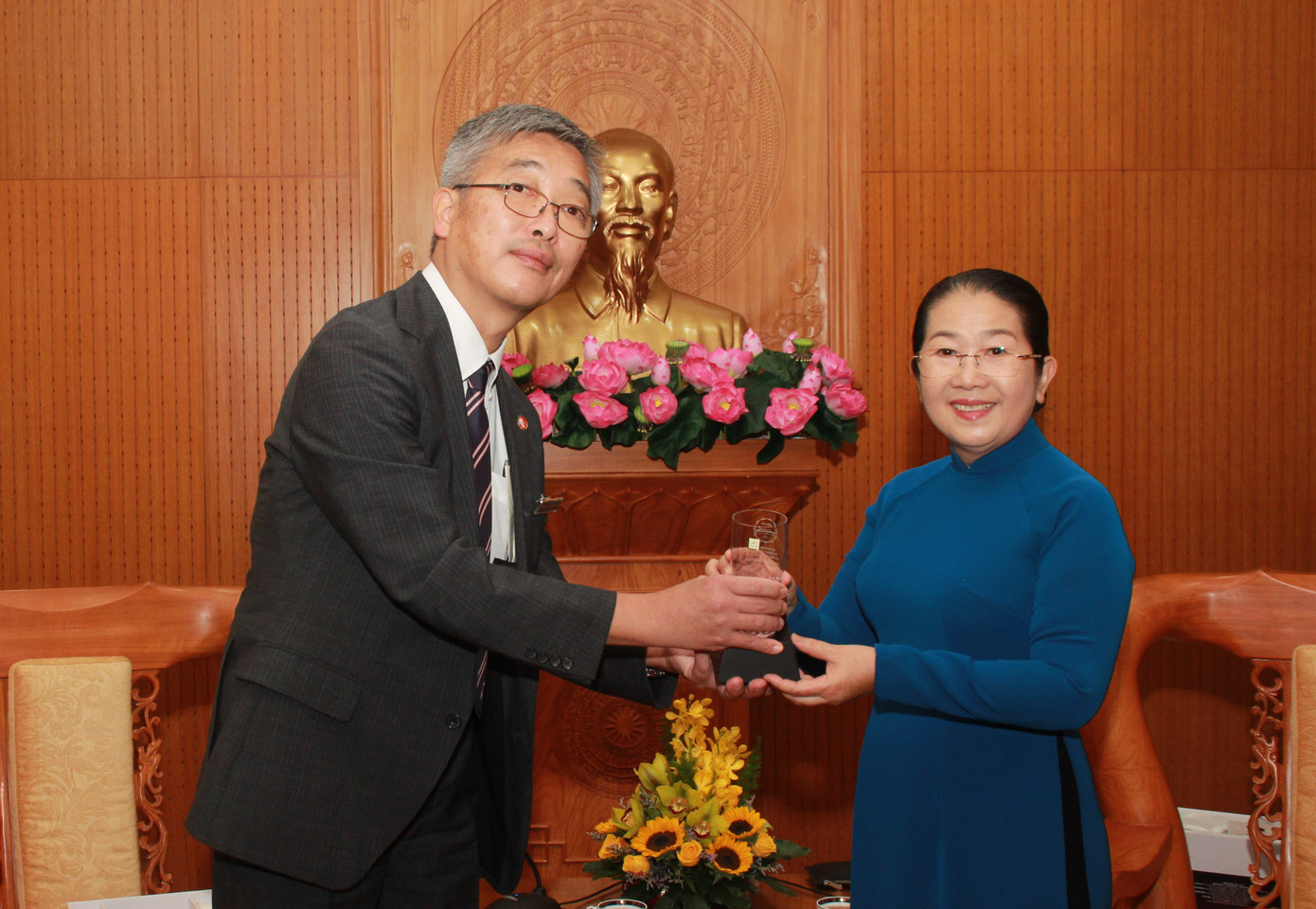 Lãnh đạo Quốc gia các nước tham gia SSEAYP 2019 'thả tim' cùng lãnh đạo TPHCM ảnh 2