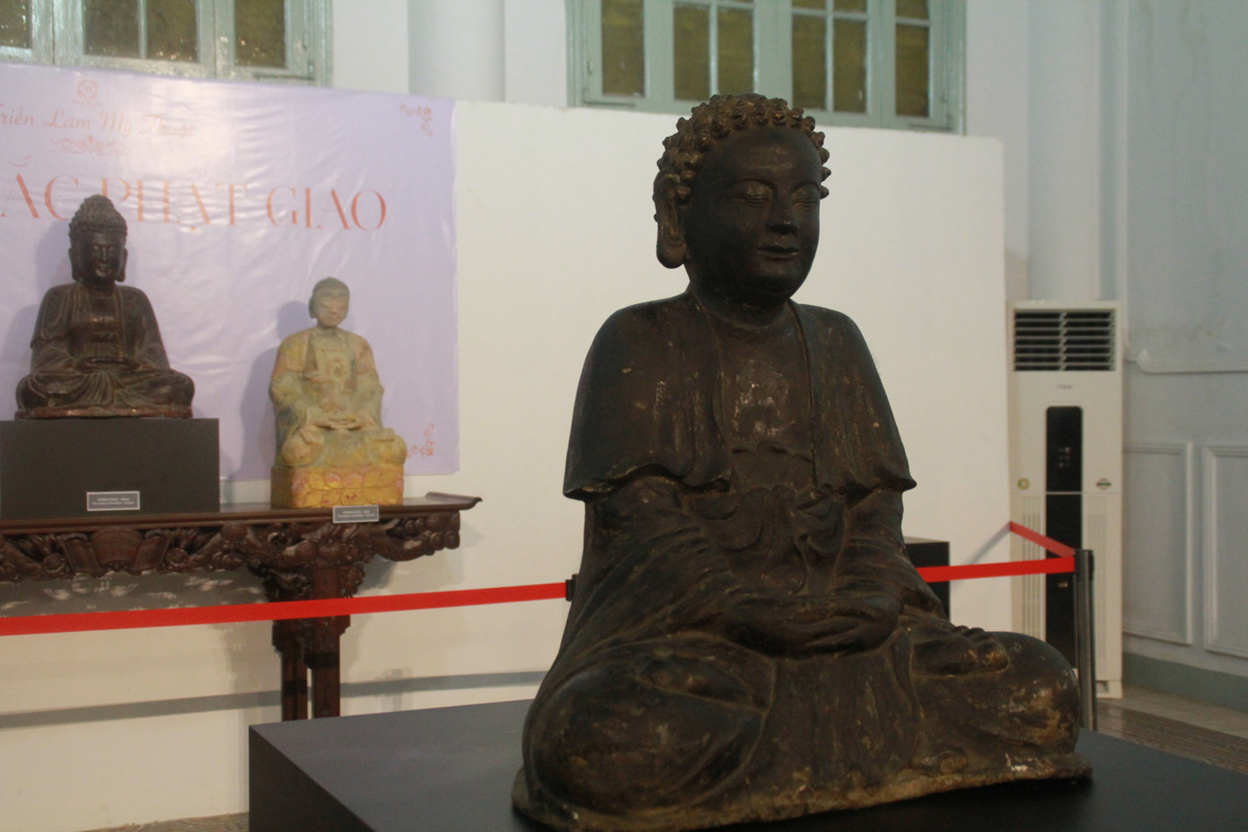 Cận cảnh hơn 100 pho tượng Phật cổ cực quý hiếm đang trưng bày tại TPHCM ảnh 8