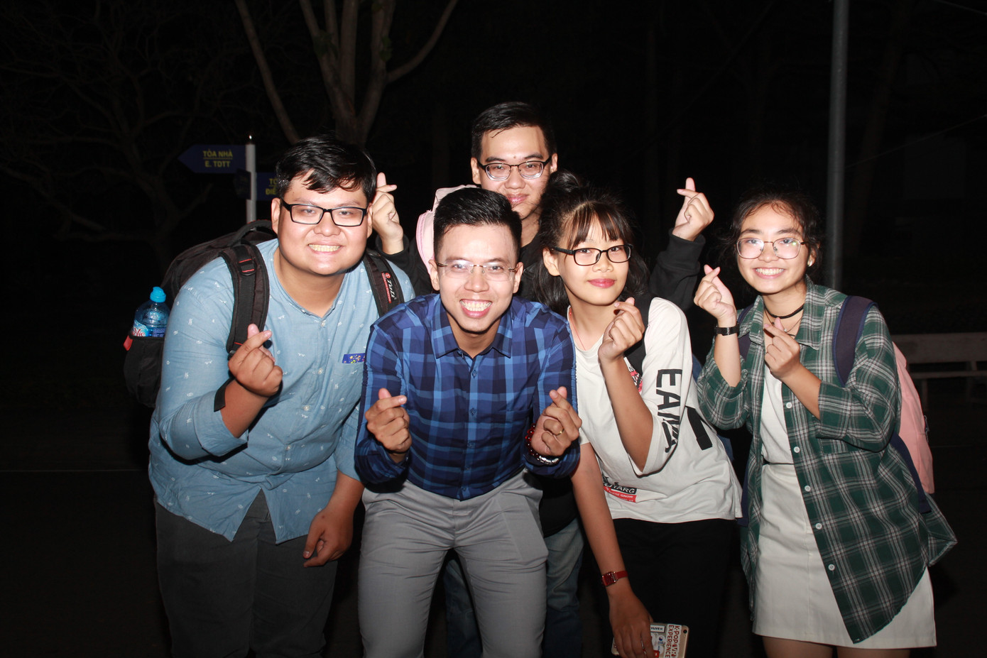 Thầy giáo hotboy 9x cover các hit bằng lời ca vui nhộn, bắt tai ảnh 3