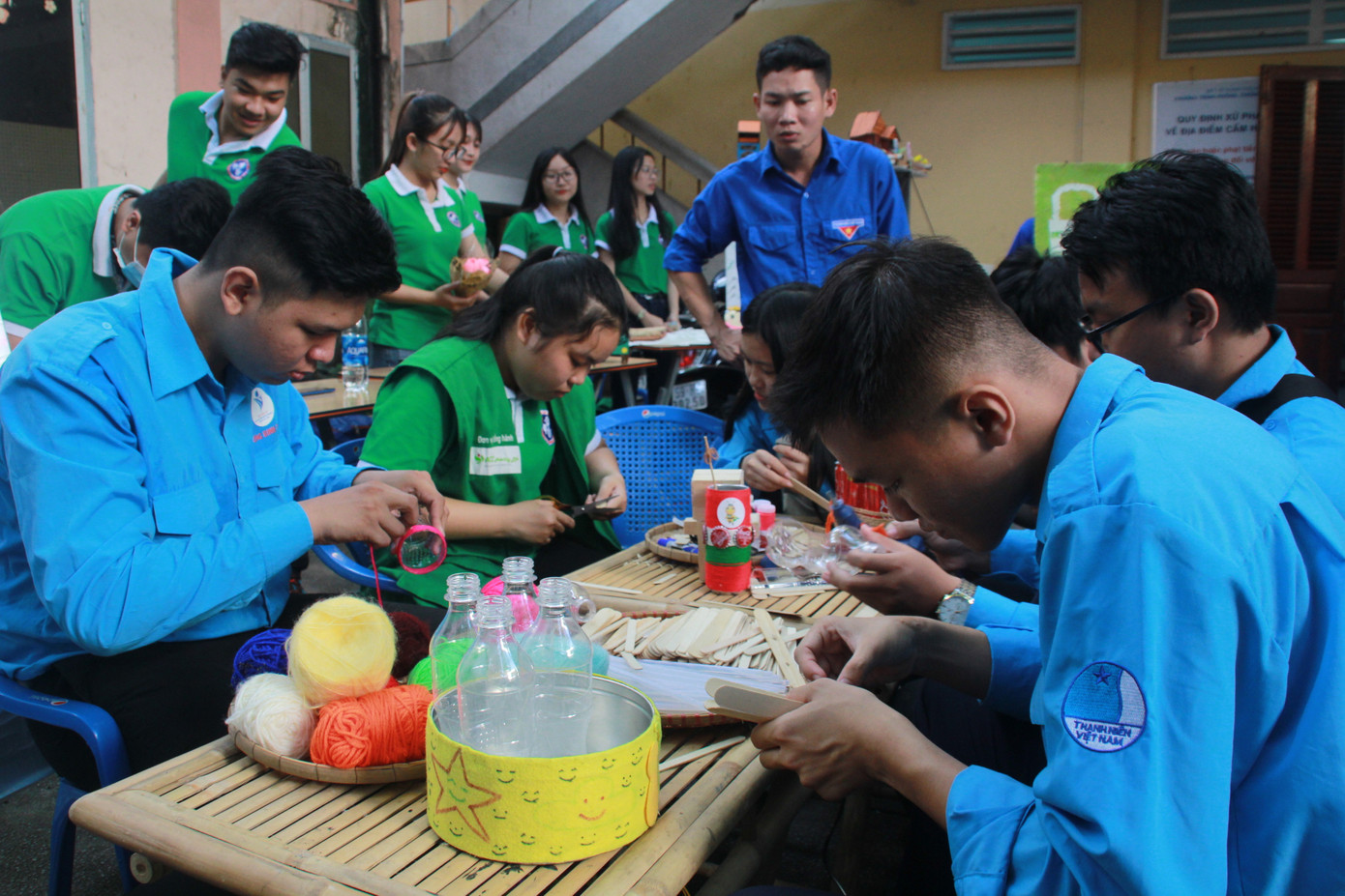 Bạn trẻ hiến máu, đổi rác lấy cây xanh... tại ngày hội Quốc tế người tình nguyện ảnh 3