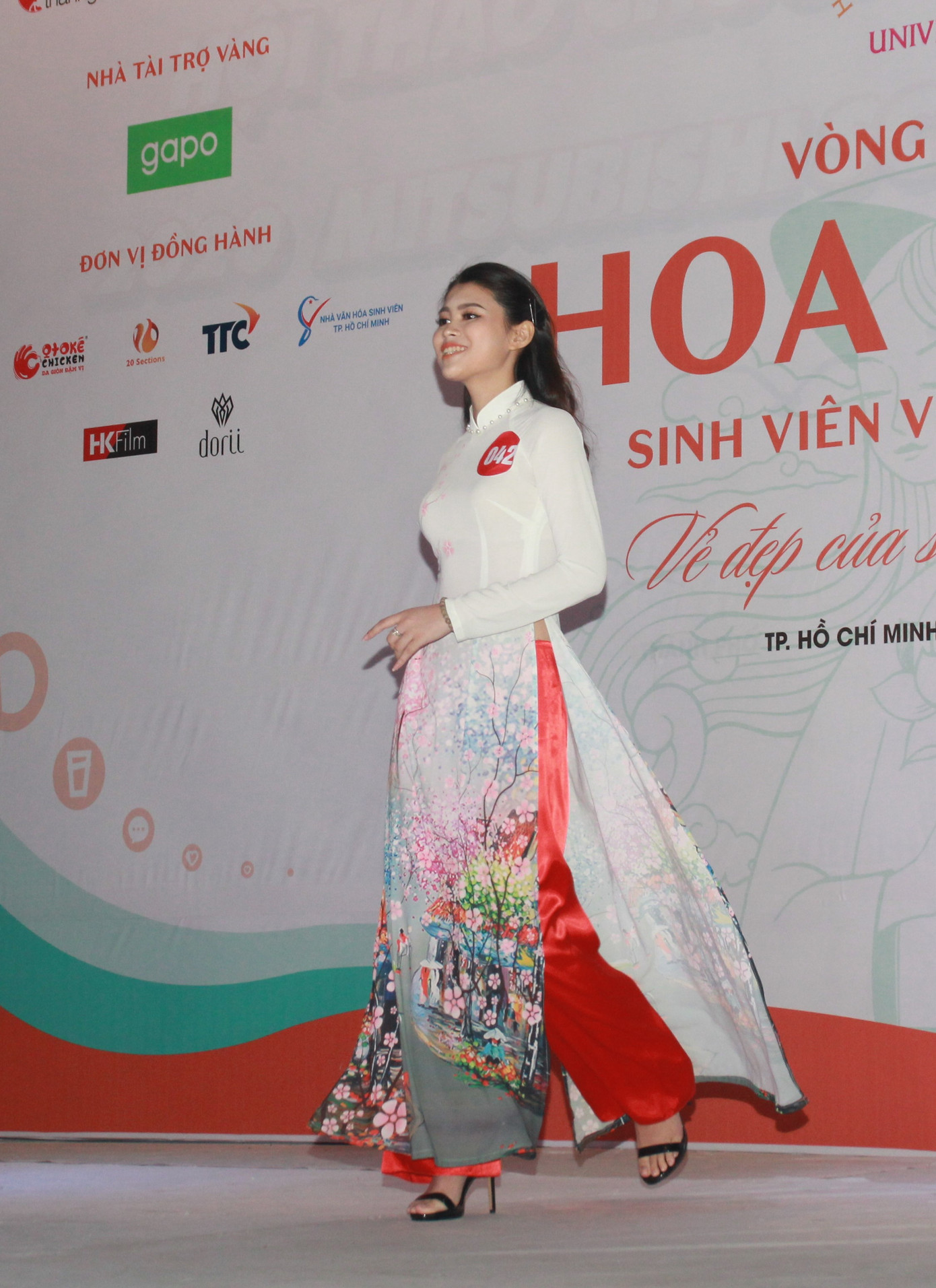 Nữ sinh Chăm mặc áo dài mẹ may thi Hoa khôi Sinh viên Việt Nam 2020 ảnh 6