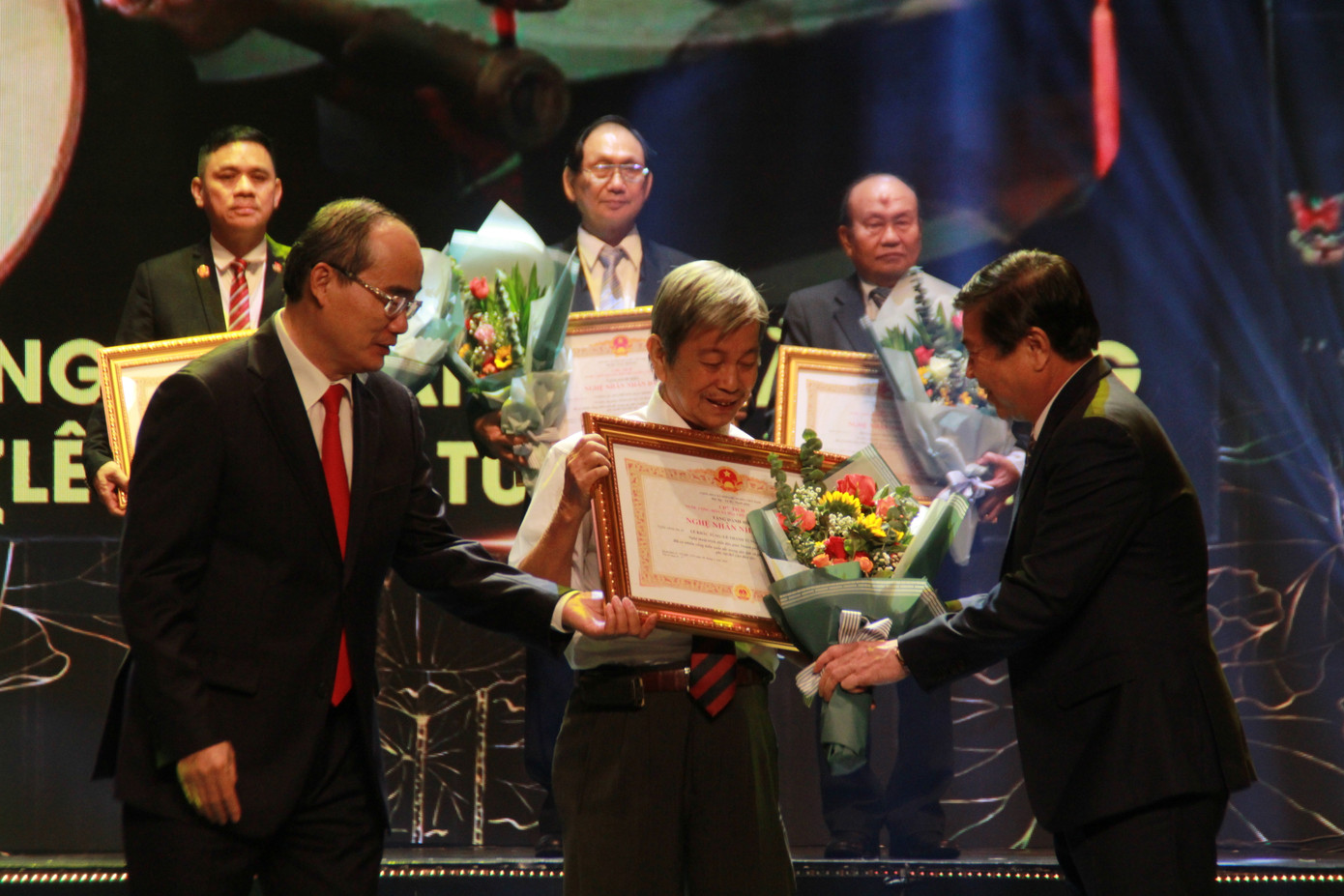 Minh Vương, Thanh Tuấn cùng dàn nghệ sĩ tề tựu ở lễ vinh danh ảnh 8