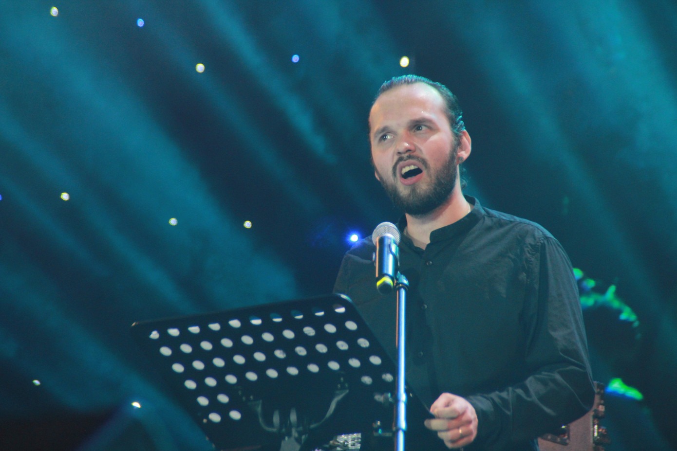 Hà Hồ, Thu Minh và các ban nhạc quốc tế hút nghìn khán giả 'cháy' đến 12 giờ đêm ảnh 4