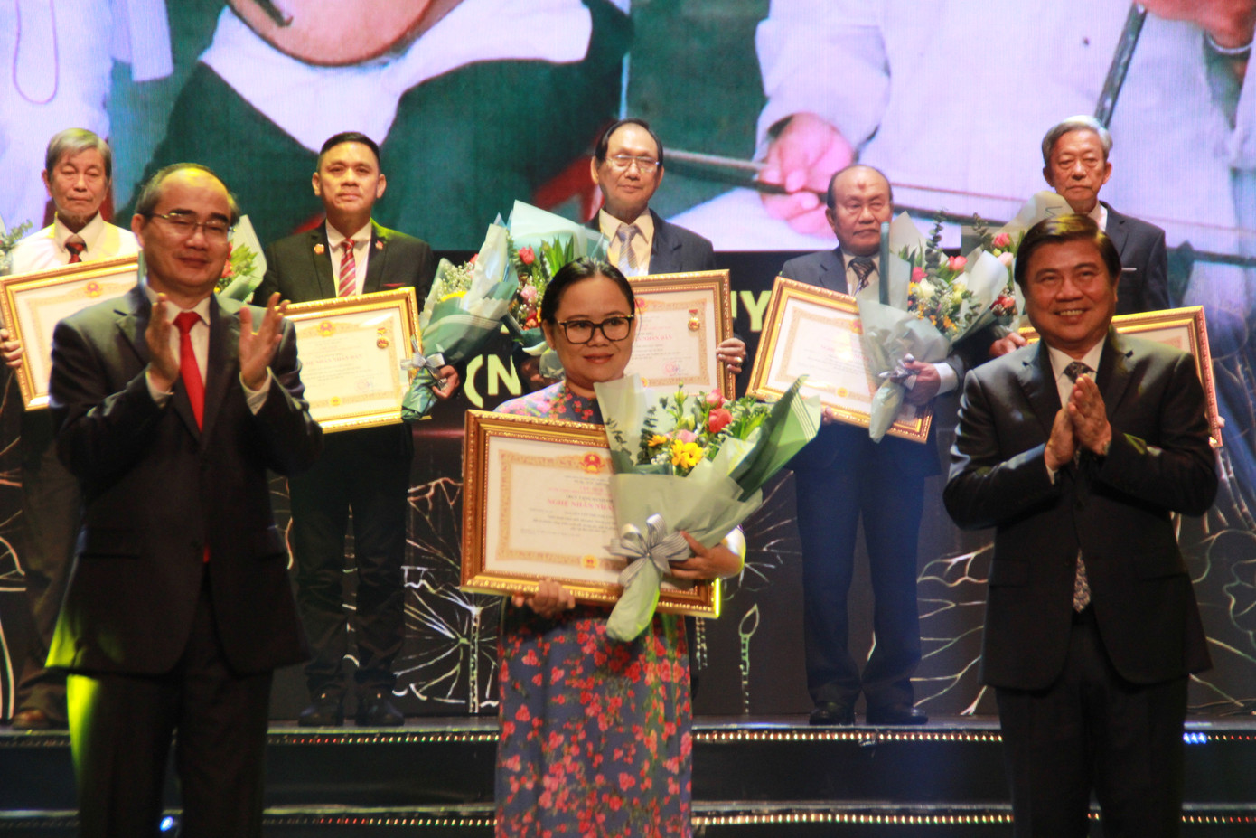 Minh Vương, Thanh Tuấn cùng dàn nghệ sĩ tề tựu ở lễ vinh danh ảnh 7