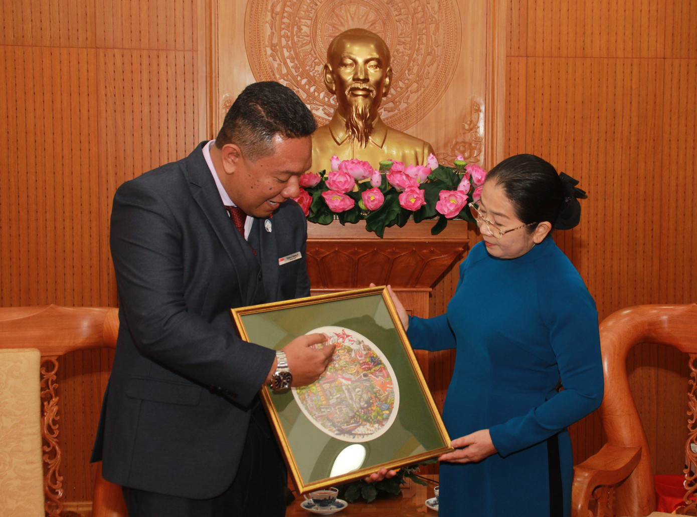 Lãnh đạo Quốc gia các nước tham gia SSEAYP 2019 'thả tim' cùng lãnh đạo TPHCM ảnh 3