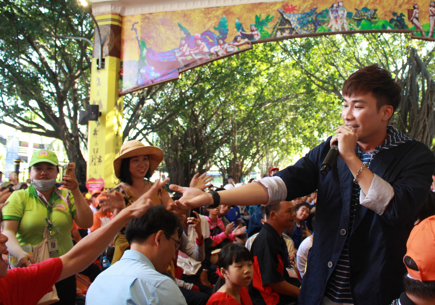 Hơn 7.000 người chung vui ngày hội nhân ái dành cho người khuyết tật ảnh 11