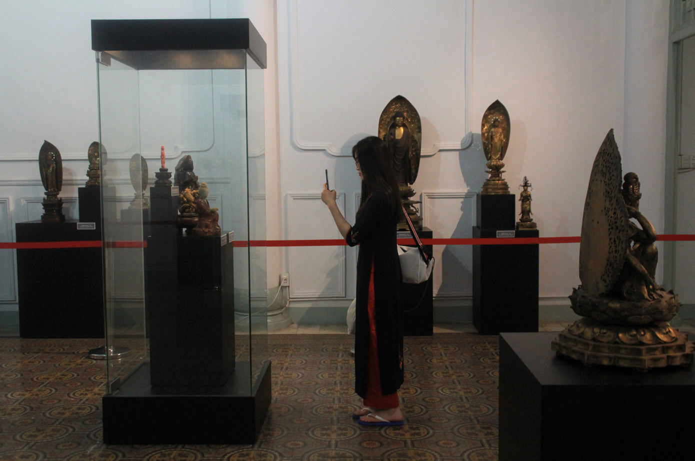 Cận cảnh hơn 100 pho tượng Phật cổ cực quý hiếm đang trưng bày tại TPHCM ảnh 23