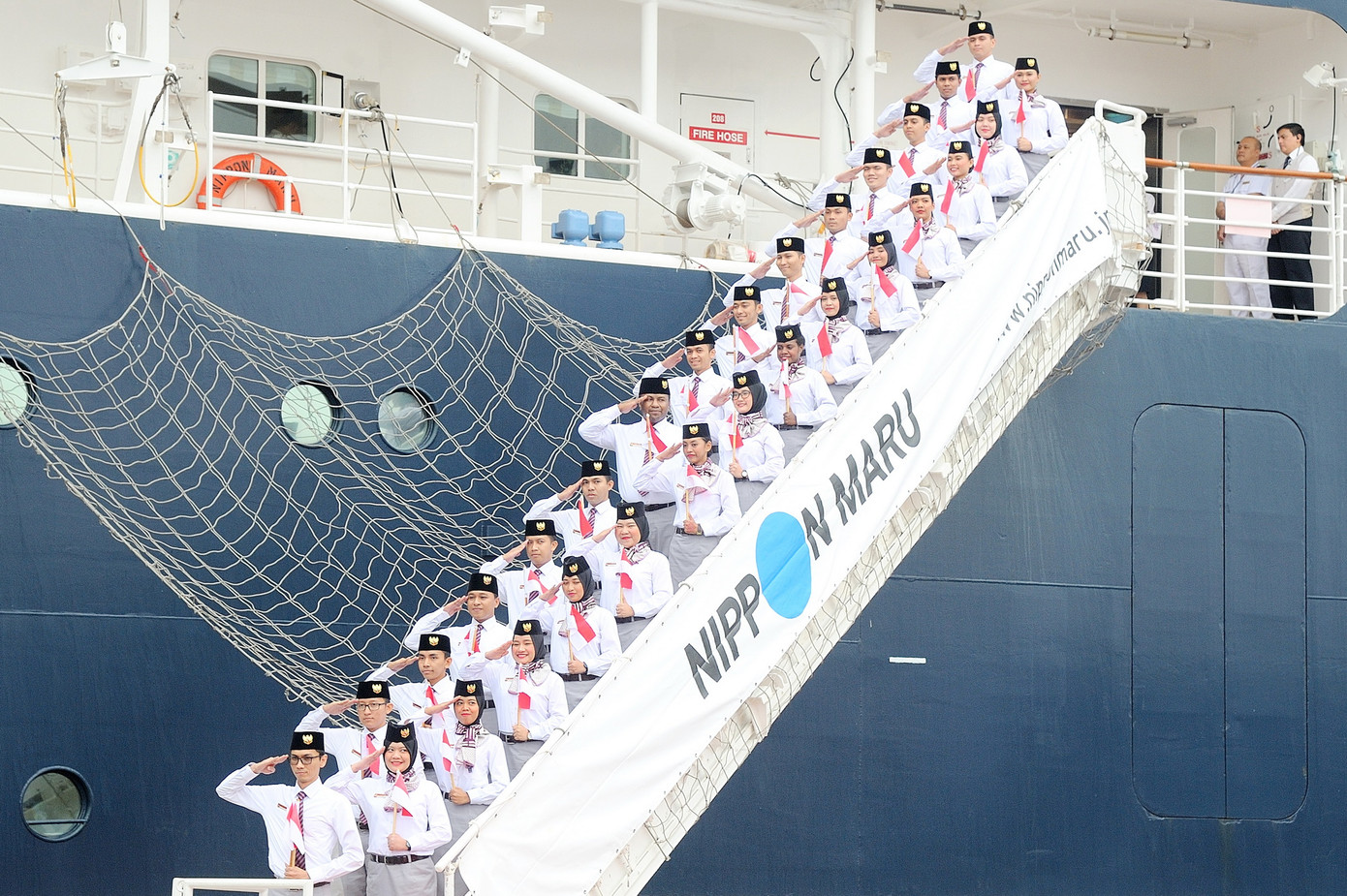 Đại biểu Tàu Thanh niên Đông Nam Á - Nhật Bản bắt đầu lưu giữ kỷ niệm tại TPHCM ảnh 10