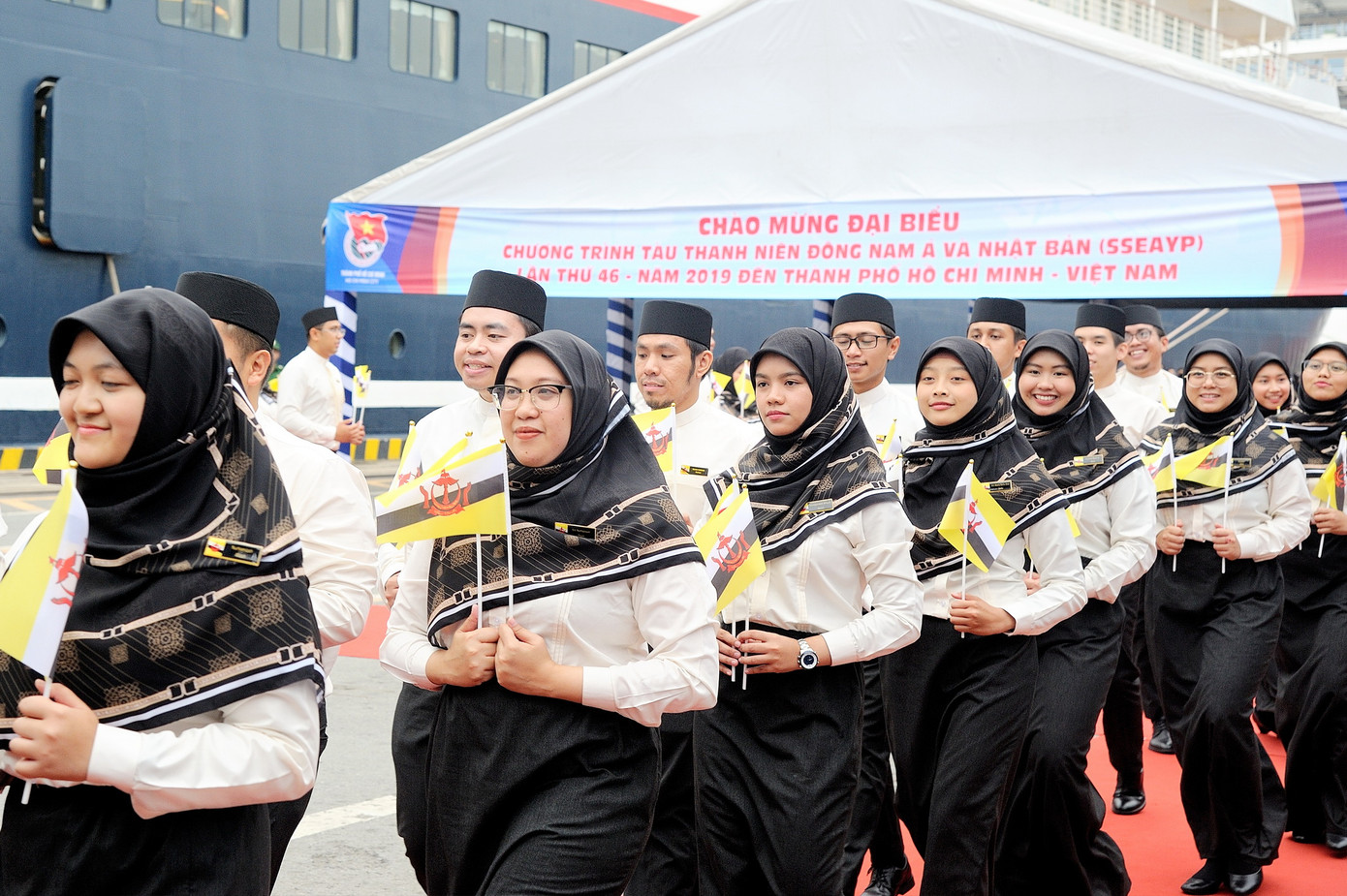 Đại biểu Tàu Thanh niên Đông Nam Á - Nhật Bản bắt đầu lưu giữ kỷ niệm tại TPHCM ảnh 6