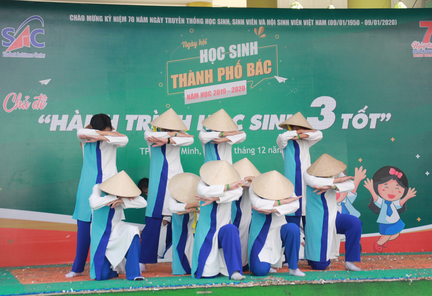 Xem hàng trăm học sinh Sài Gòn bùng nổ, trẻ trung trong các vũ điệu hiện đại ảnh 1