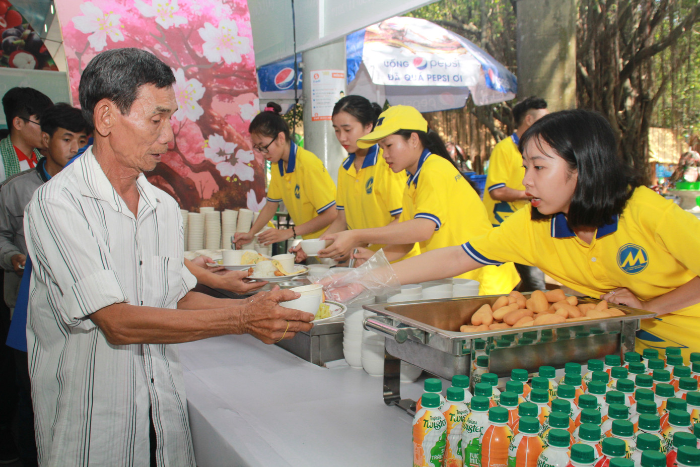 Hơn 7.000 người chung vui ngày hội nhân ái dành cho người khuyết tật ảnh 7