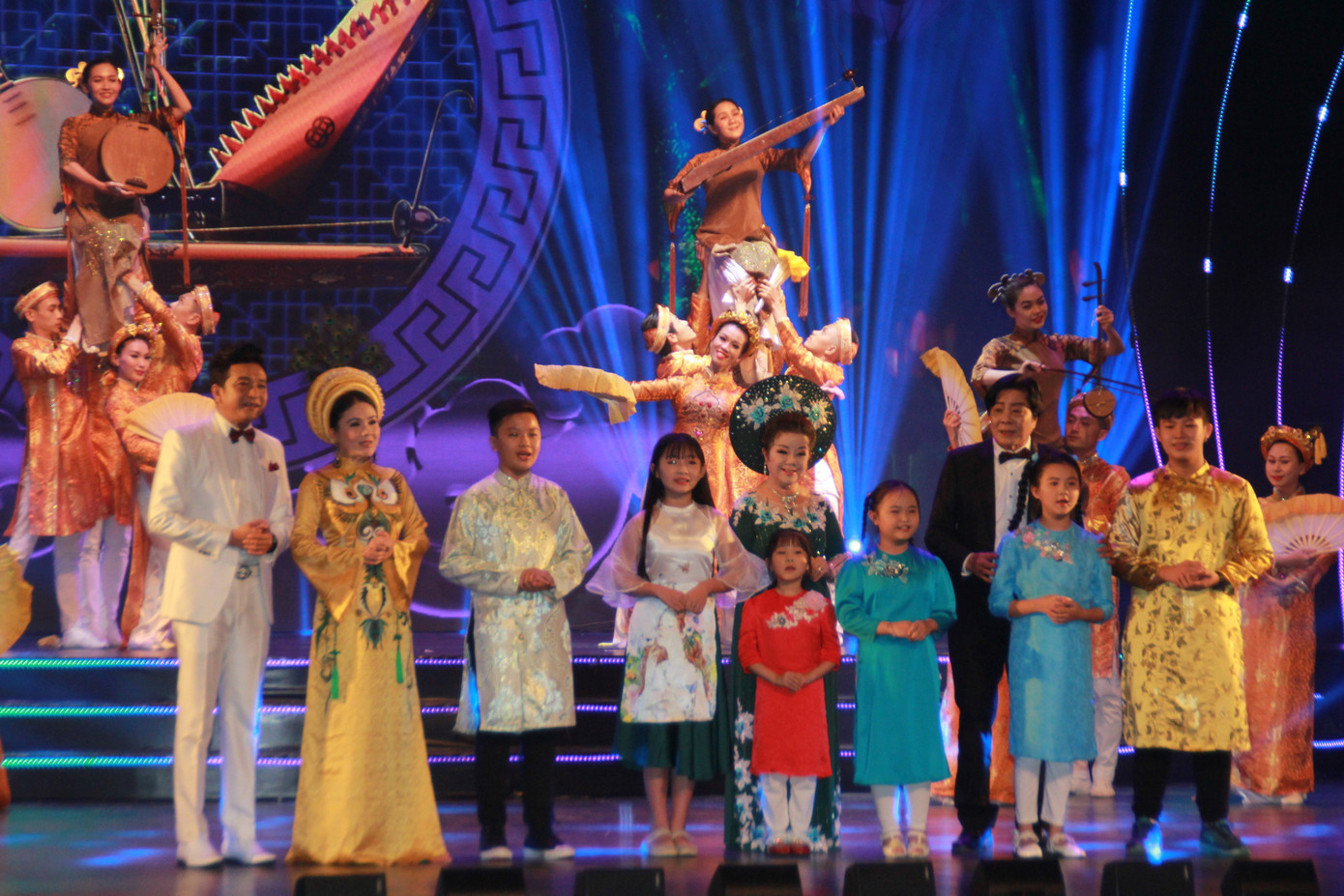 Minh Vương, Thanh Tuấn cùng dàn nghệ sĩ tề tựu ở lễ vinh danh ảnh 2