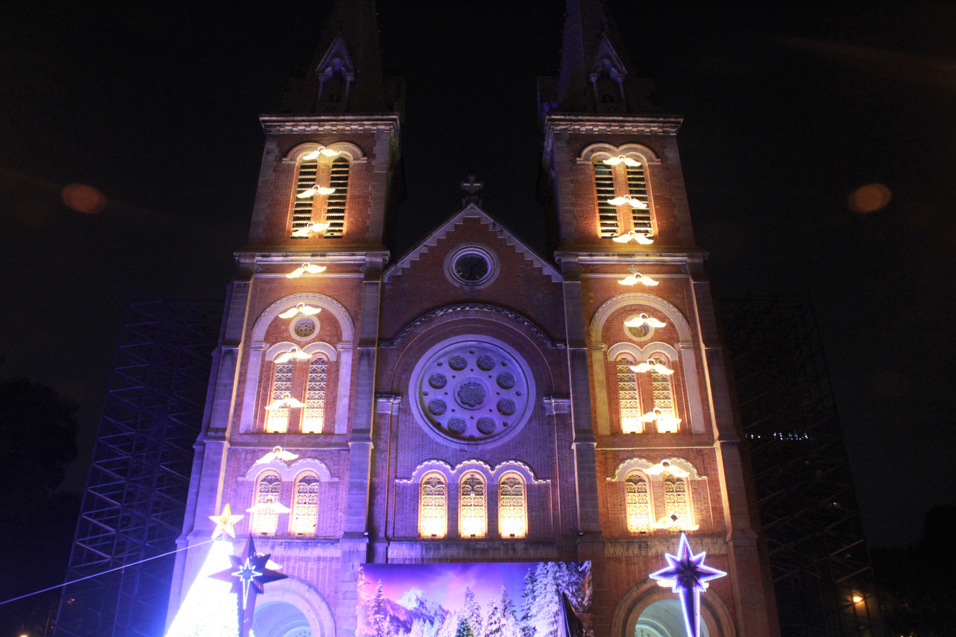 Người Sài Gòn chào đón Noel ảnh 15