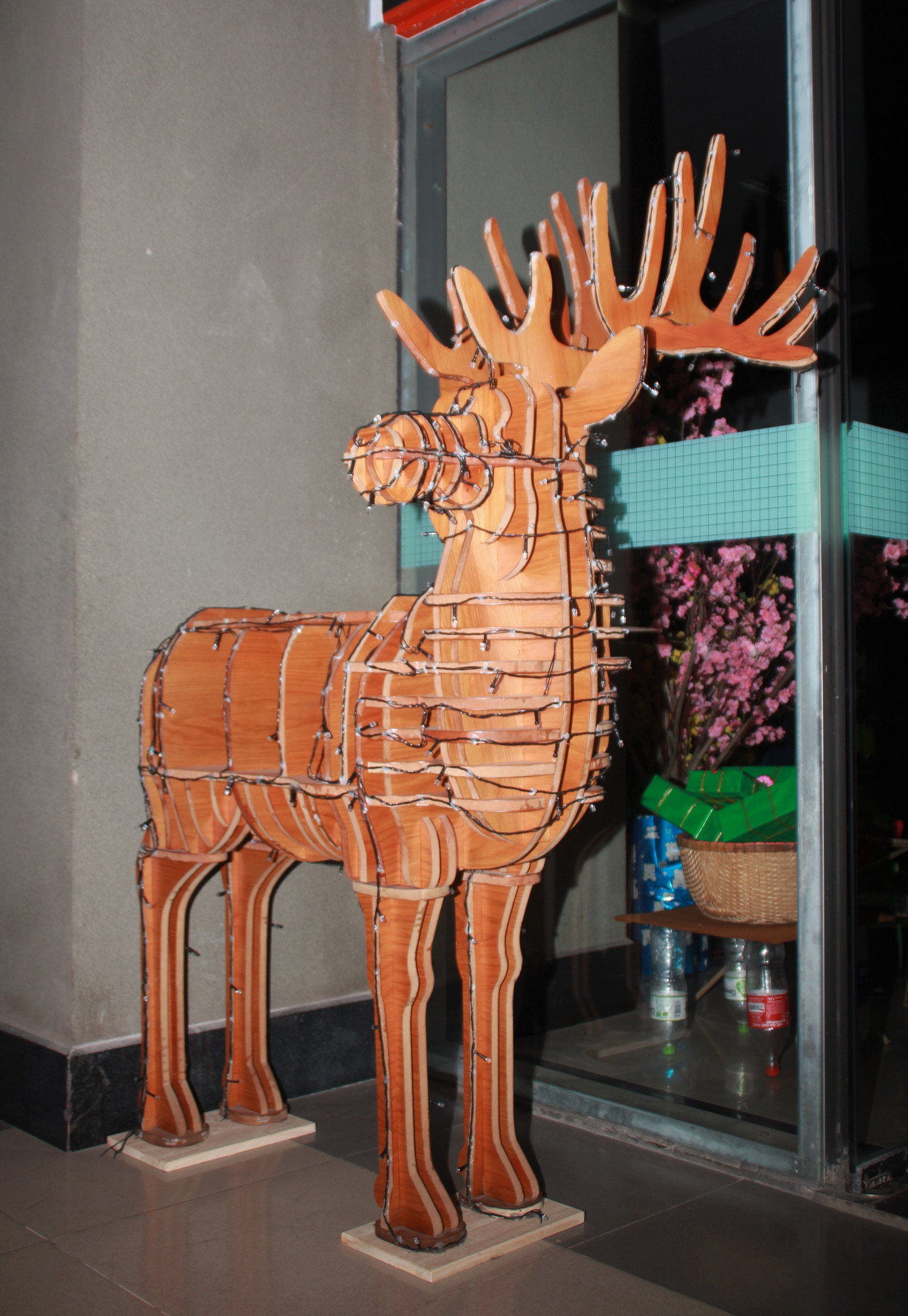 Mê ly với không gian đón Giáng sinh “xịn sò” giữa trường đại học ảnh 16