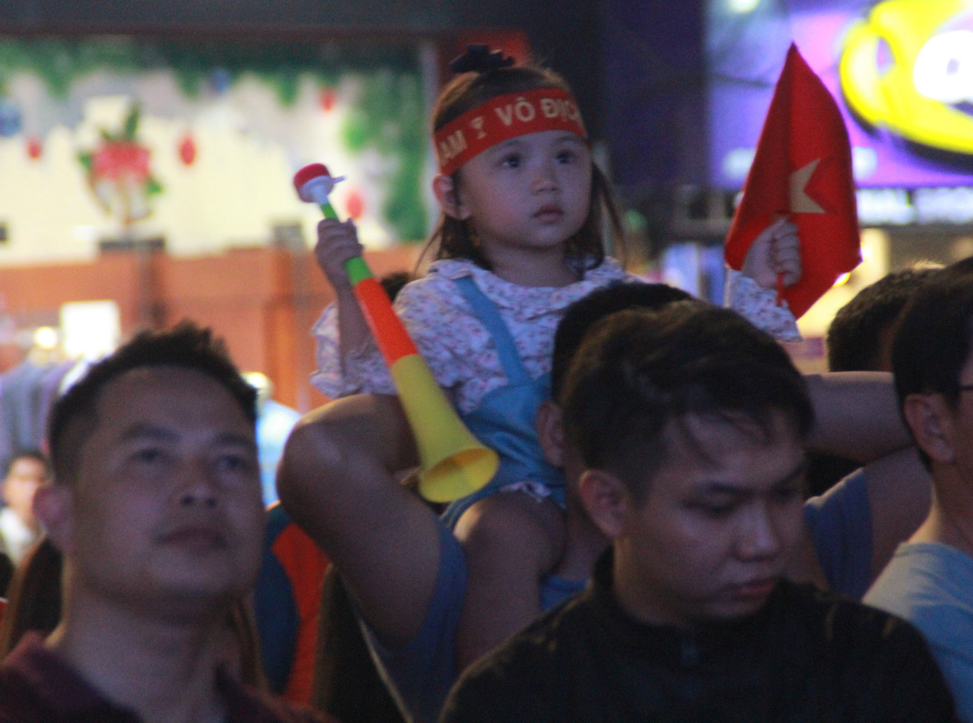 Biển người tiếp lửa U22 Việt Nam trận đại thắng U22 Campuchia ảnh 8