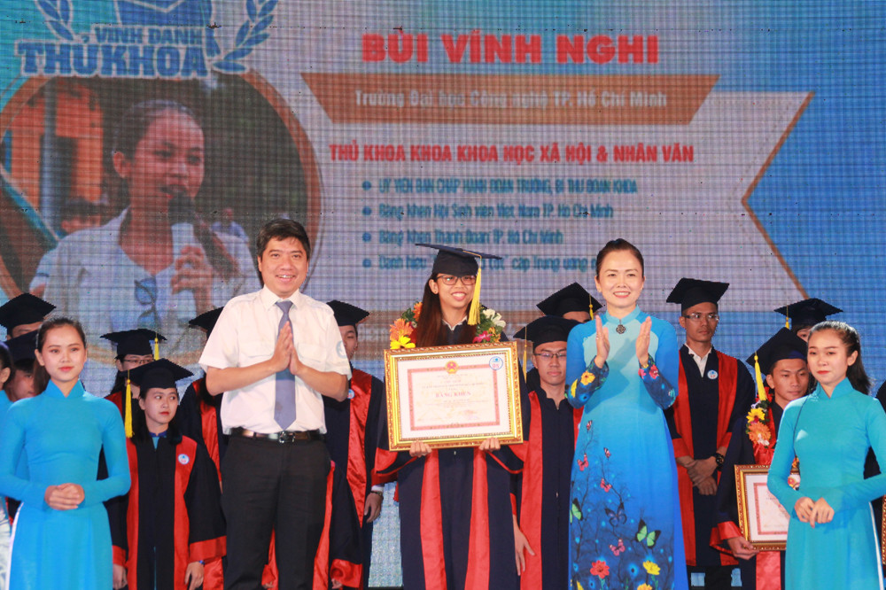 TPHCM vinh danh 66 tân sinh viên và tân cử nhân tiêu biểu ảnh 2