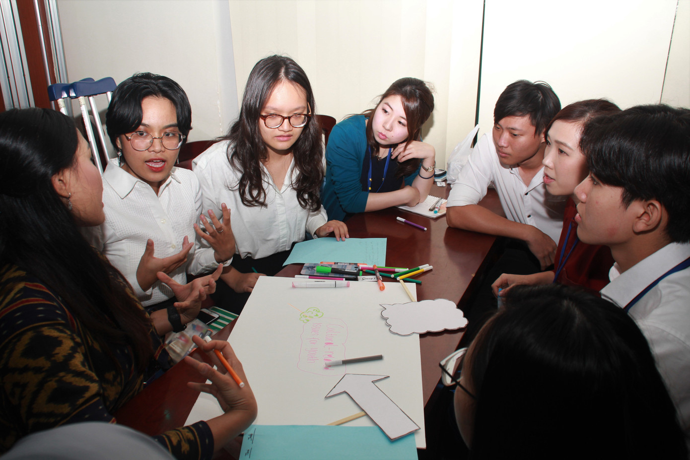 Đại biểu Tàu Thanh niên Đông Nam Á-Nhật Bản học kết lá dừa, tìm hiểu nón lá Việt ảnh 3