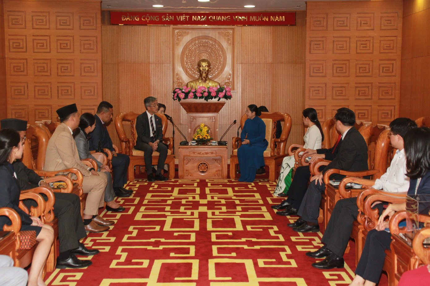 Lãnh đạo Quốc gia các nước tham gia SSEAYP 2019 'thả tim' cùng lãnh đạo TPHCM ảnh 1