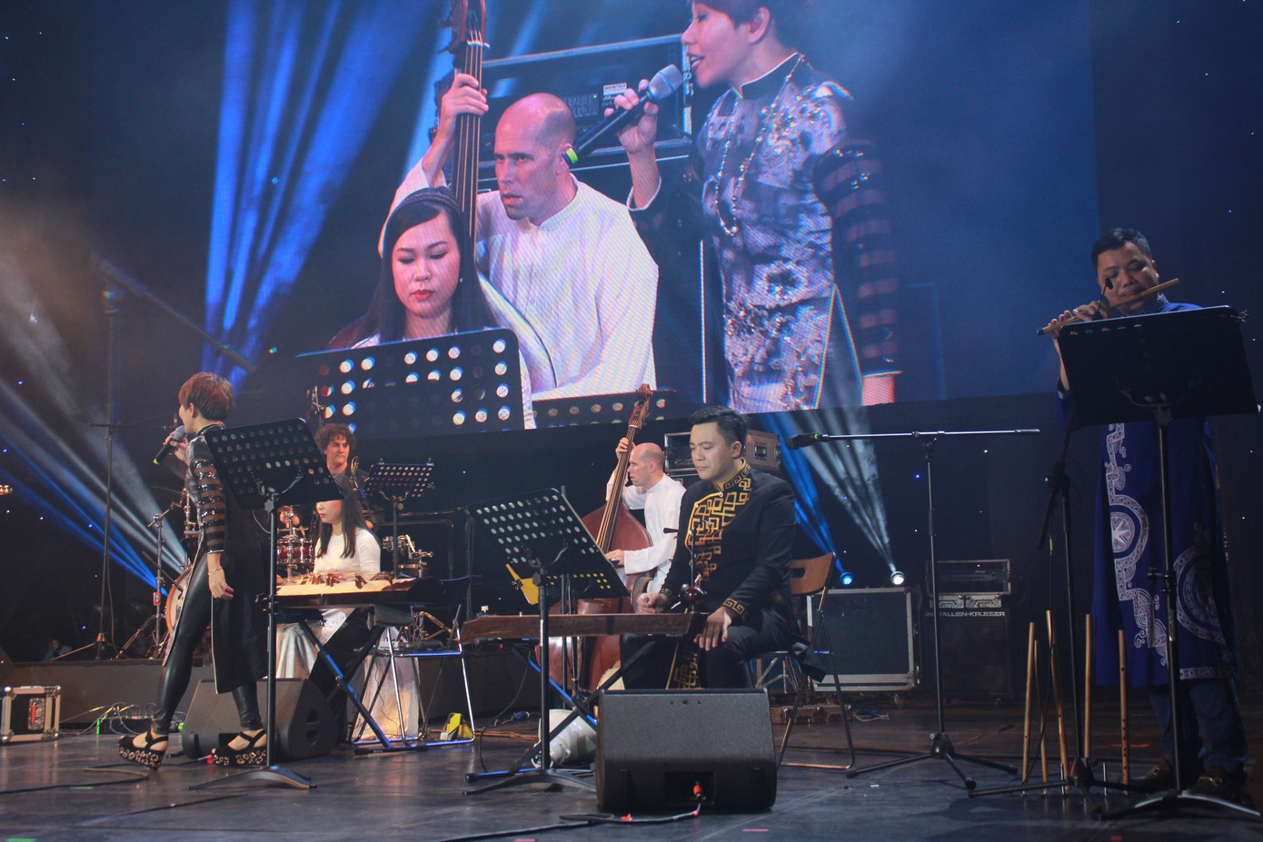 Ca sỹ đạt giải Grammy trình diễn ca khúc viết riêng cho 'Hò dô 2019' tại TP.HCM ảnh 6