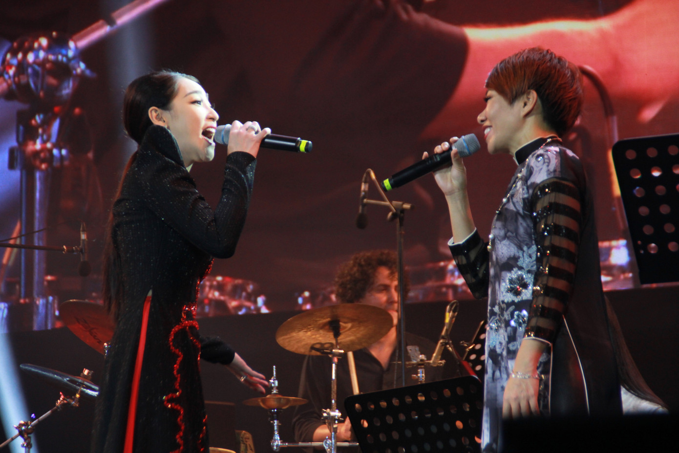 Ca sỹ đạt giải Grammy trình diễn ca khúc viết riêng cho 'Hò dô 2019' tại TP.HCM ảnh 8