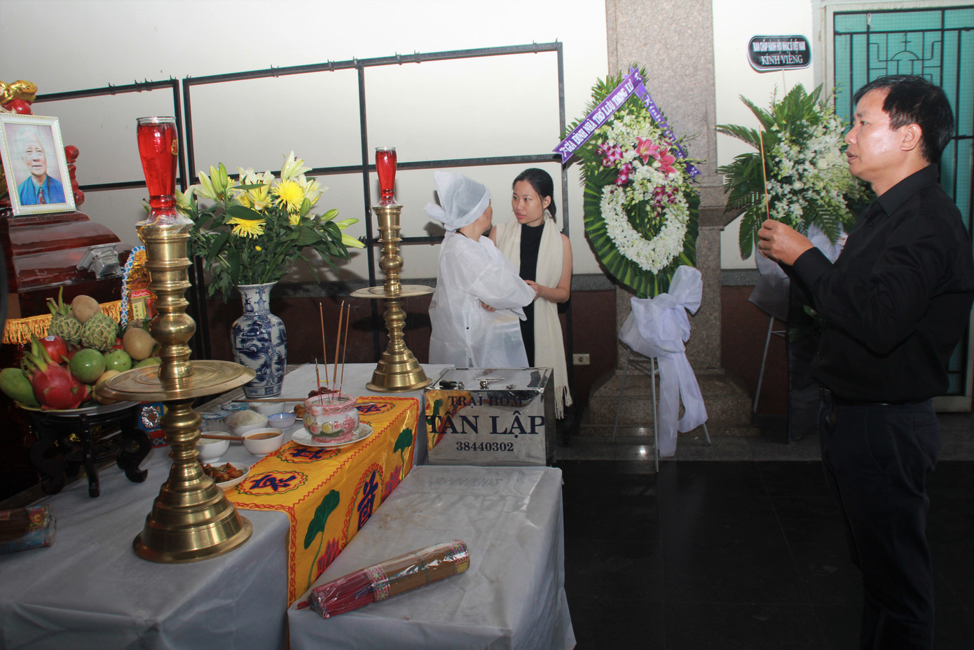 NSND Trần Hiếu, Trần Long Ẩn và đồng nghiệp đến tiễn biệt nhạc sỹ Nguyễn Văn Tý ảnh 13