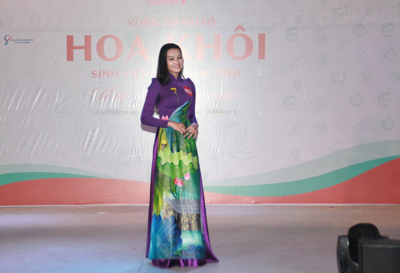 Nữ sinh Chăm mặc áo dài mẹ may thi Hoa khôi Sinh viên Việt Nam 2020 ảnh 3