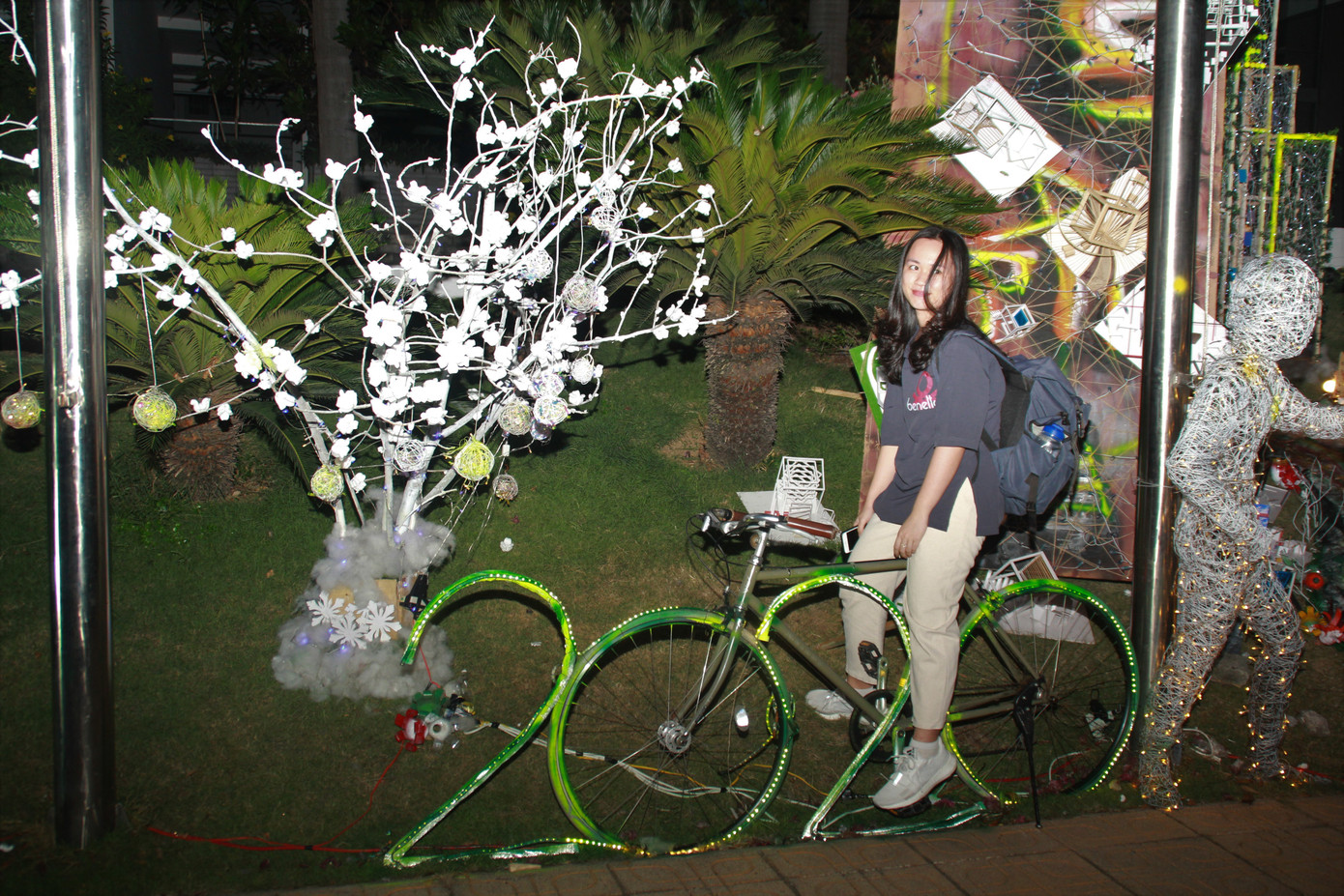 Mê ly với không gian đón Giáng sinh “xịn sò” giữa trường đại học ảnh 6