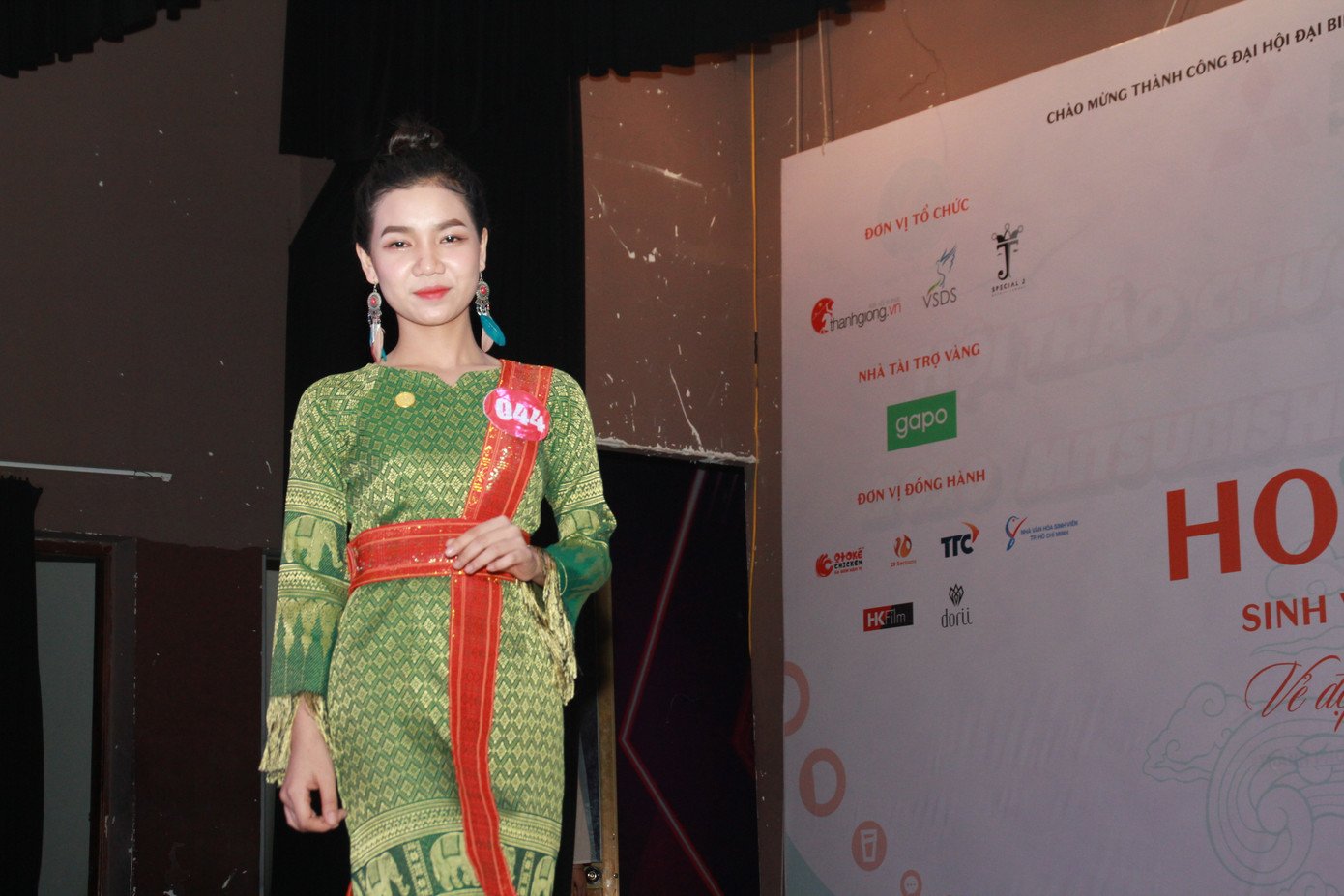 Nữ sinh Chăm mặc áo dài mẹ may thi Hoa khôi Sinh viên Việt Nam 2020 ảnh 11