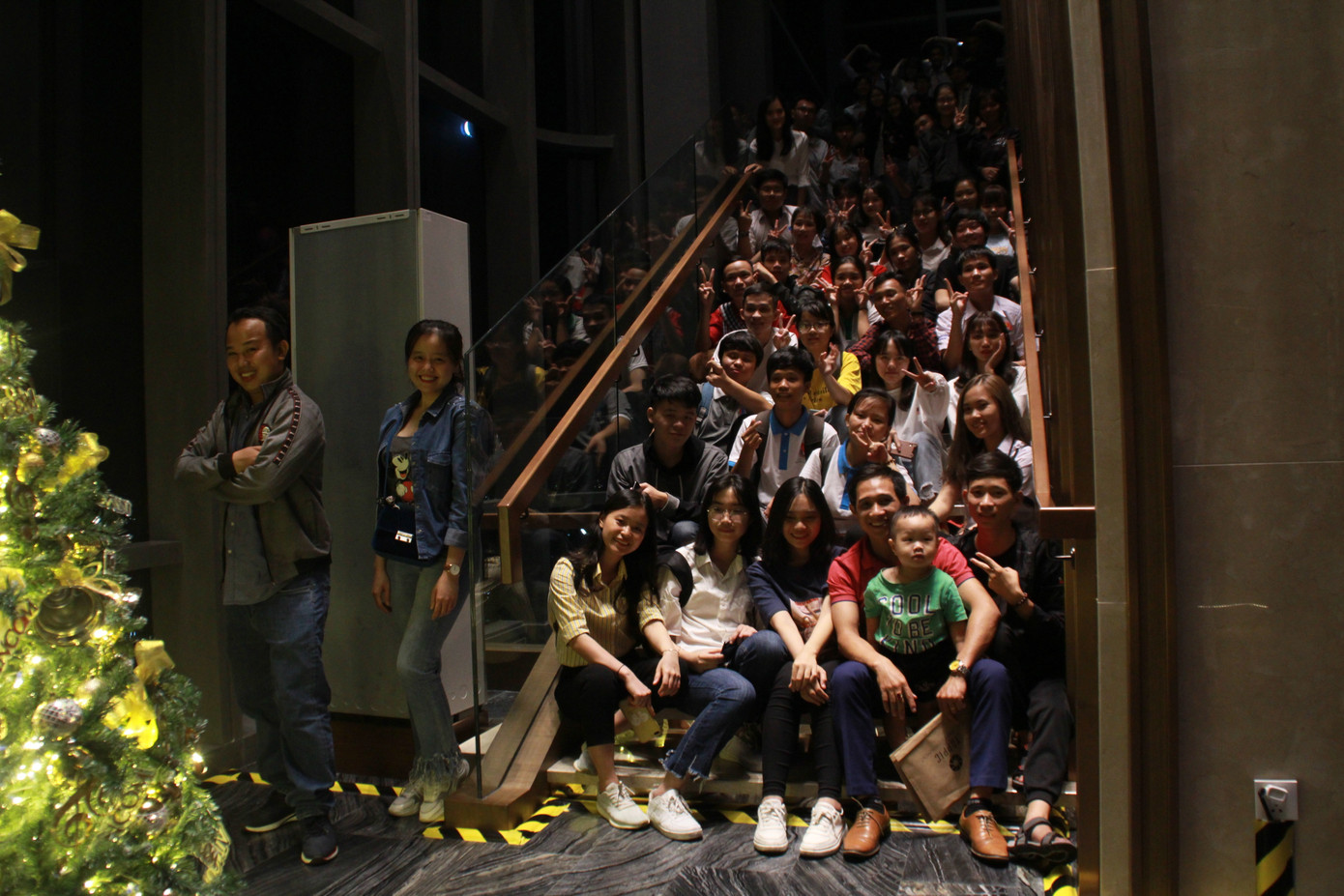 Thủ khoa sảng khoái trải nghiệm trước lúc nhận học bổng ảnh 9