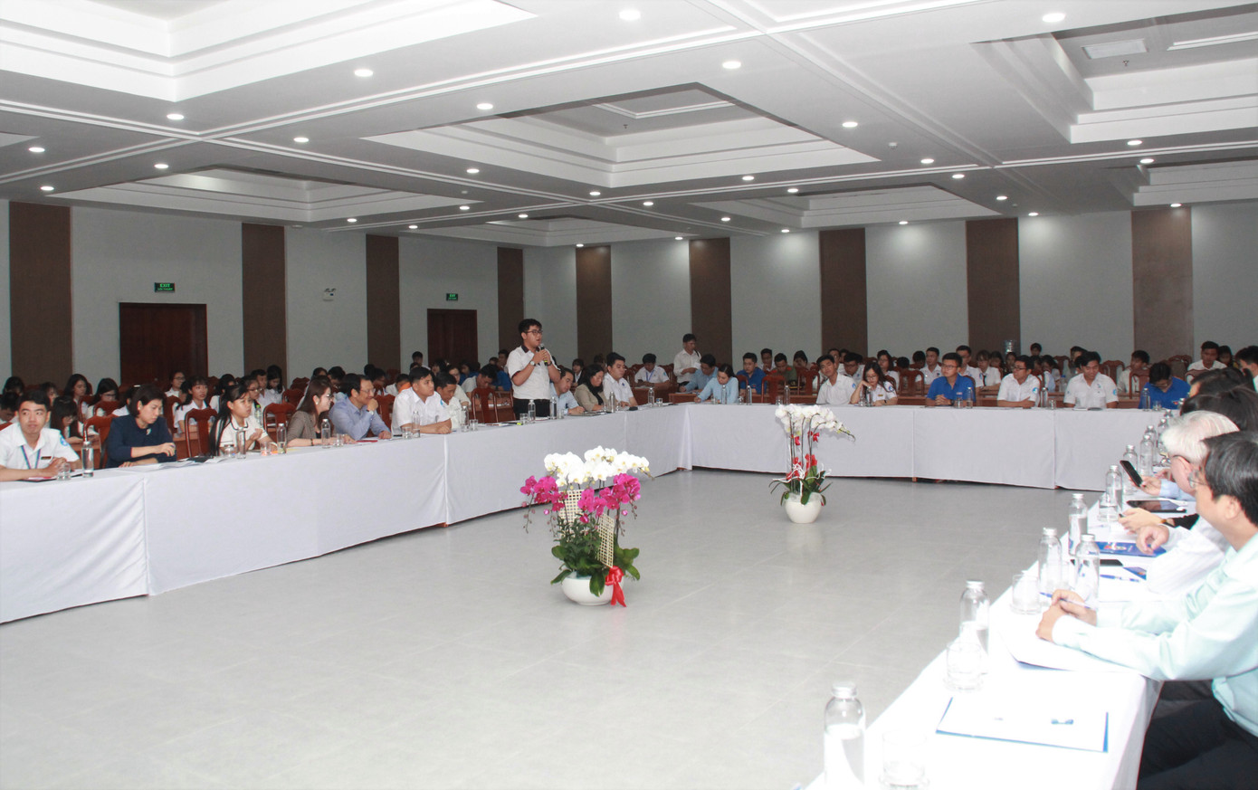 Chủ tịch UBND TPHCM: ‘Bạn trẻ cứ thỏa sức nêu ý tưởng, tìm đáp số cho thành phố“ ảnh 1