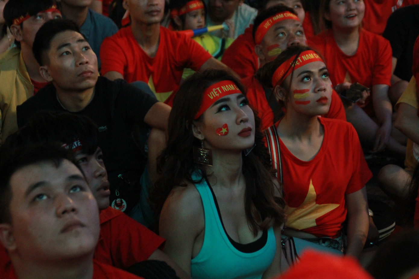 Biển người tiếp lửa U22 Việt Nam trận đại thắng U22 Campuchia ảnh 10