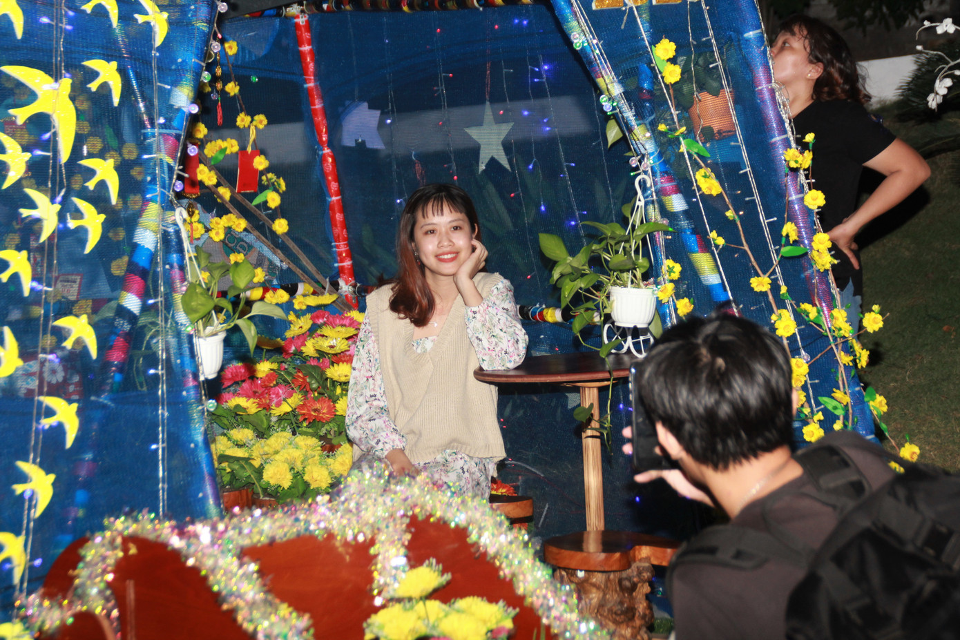 Mê ly với không gian đón Giáng sinh “xịn sò” giữa trường đại học ảnh 18