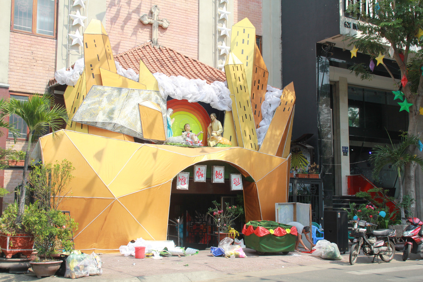 Người Sài Gòn chào đón Noel ảnh 8