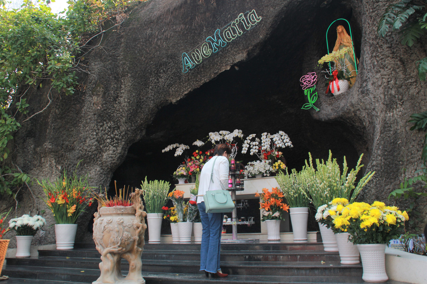 Người Sài Gòn chào đón Noel ảnh 12