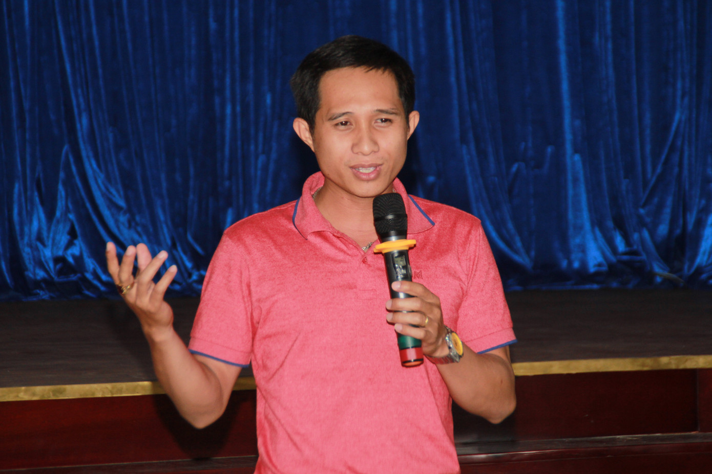 Thủ khoa sảng khoái trải nghiệm trước lúc nhận học bổng ảnh 6