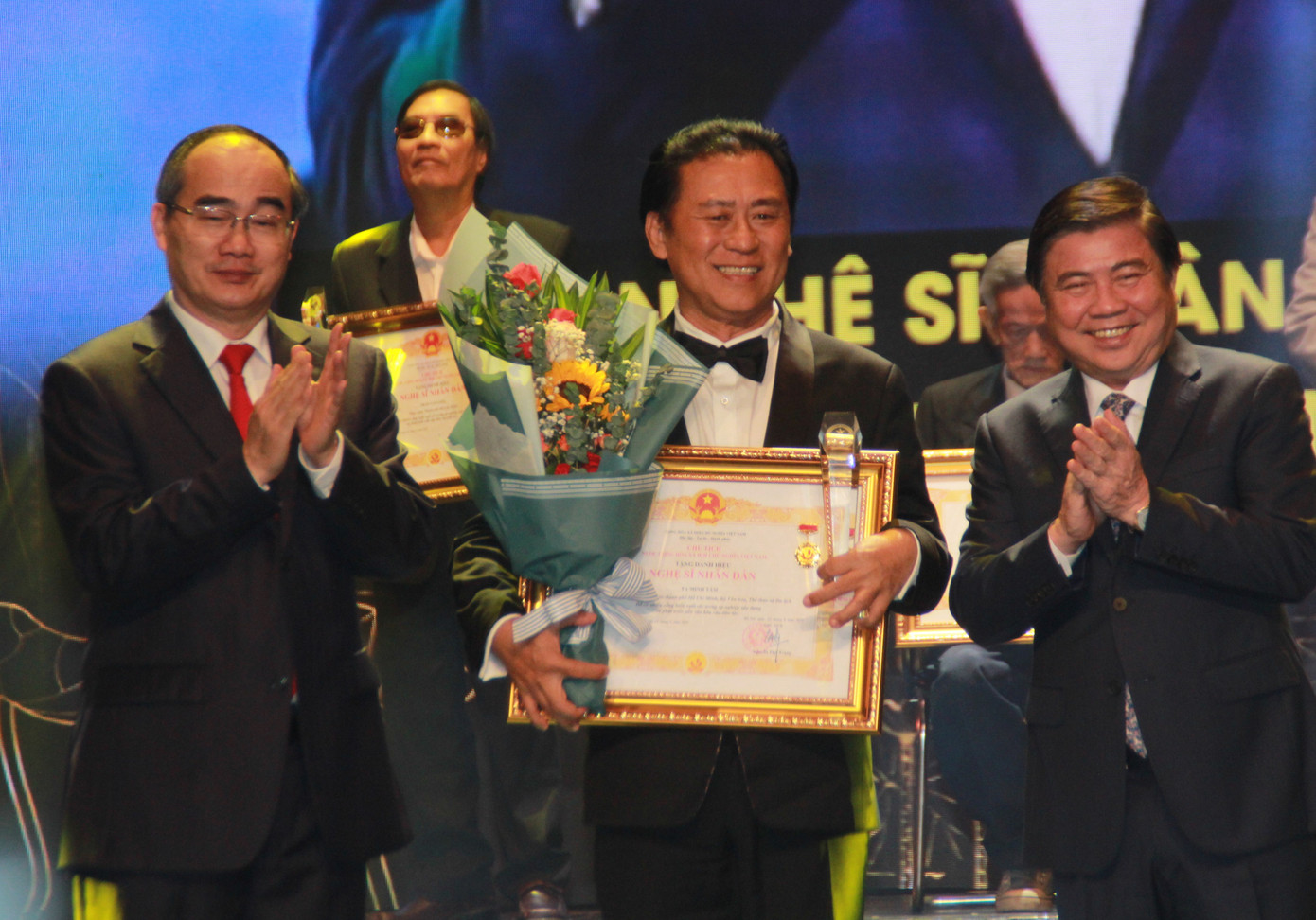 Minh Vương, Thanh Tuấn cùng dàn nghệ sĩ tề tựu ở lễ vinh danh ảnh 5