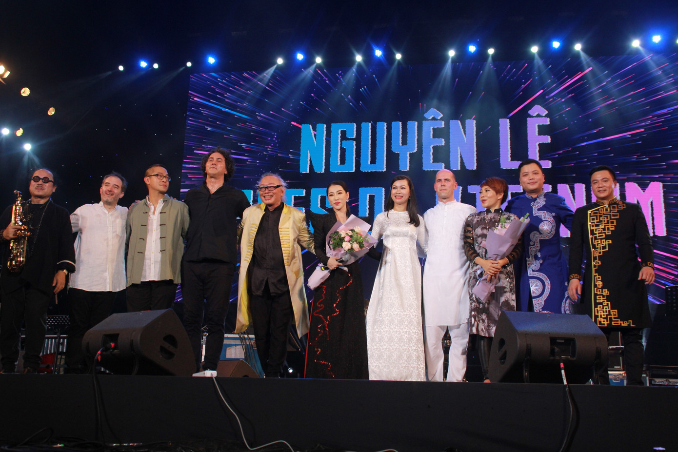 Ca sỹ đạt giải Grammy trình diễn ca khúc viết riêng cho 'Hò dô 2019' tại TP.HCM ảnh 11