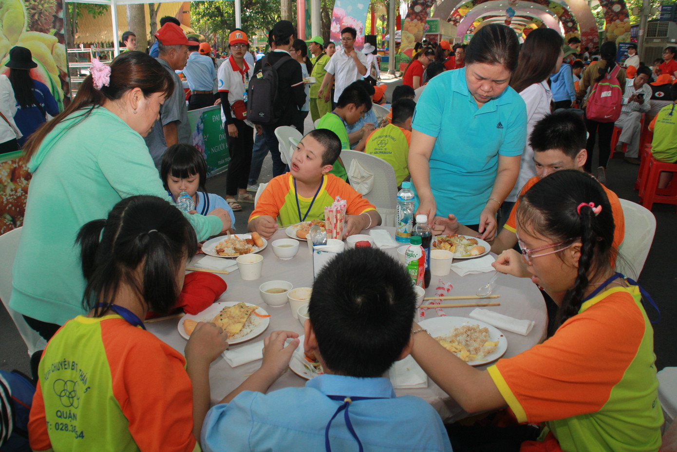 Hơn 7.000 người chung vui ngày hội nhân ái dành cho người khuyết tật ảnh 10